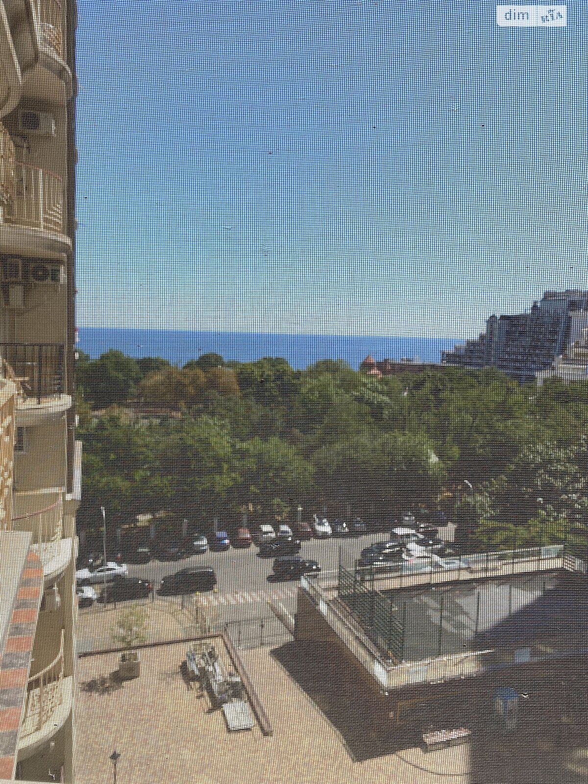 трехкомнатная квартира в Одессе, район Приморский, на плато Аркадийское 5А корпус 2 в аренду на долгий срок помесячно фото 1 трехкомнатная квартира в Одессе, район Приморский, на плато Аркадийское 5А корпус 2 в аренду на долгий срок помесячно фото 1