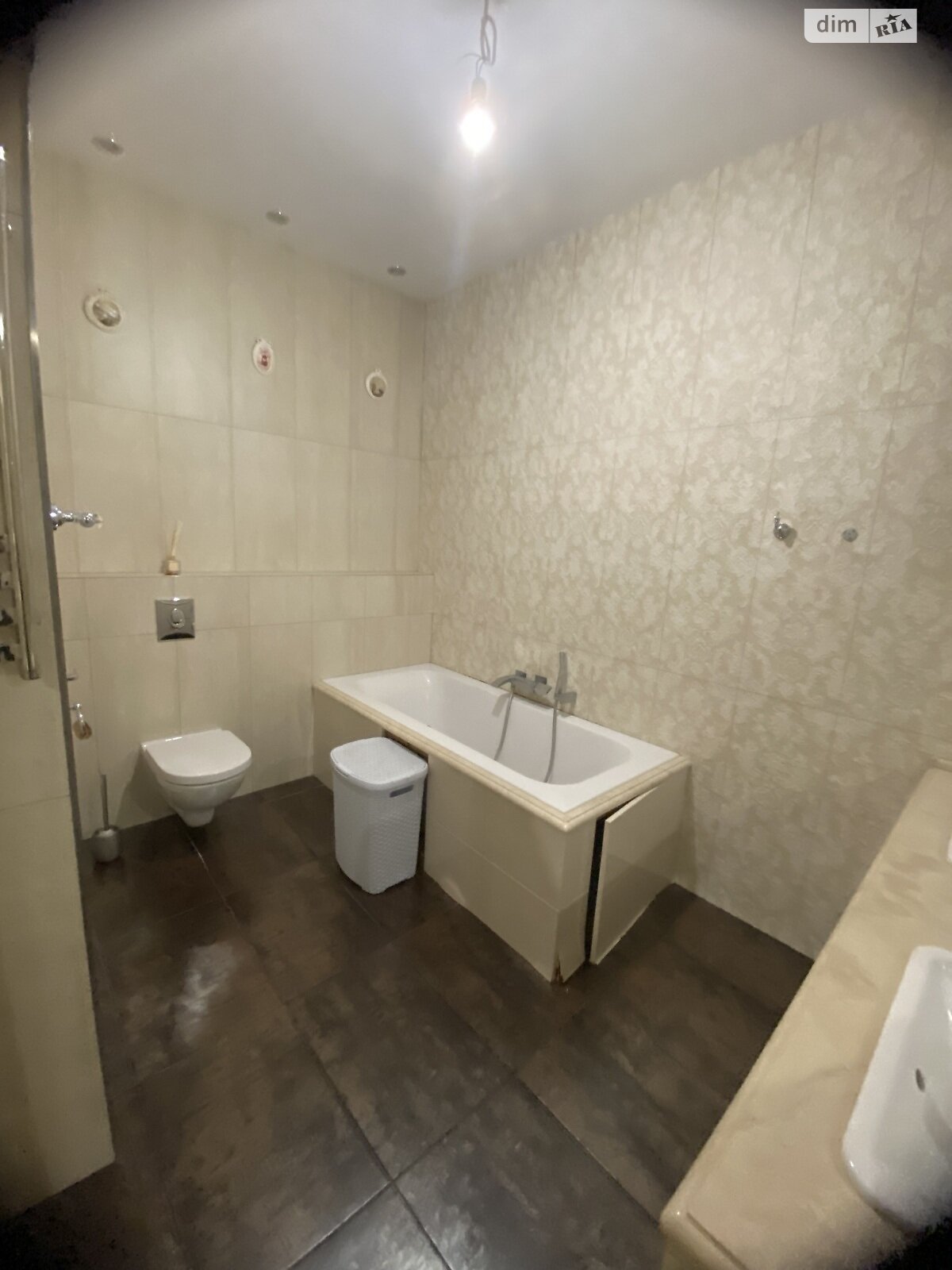 трехкомнатная квартира в Одессе, район Приморский, на плато Аркадийское 5А корпус 2 в аренду на долгий срок помесячно фото 1 трехкомнатная квартира в Одессе, район Приморский, на плато Аркадийское 5А корпус 2 в аренду на долгий срок помесячно фото 1