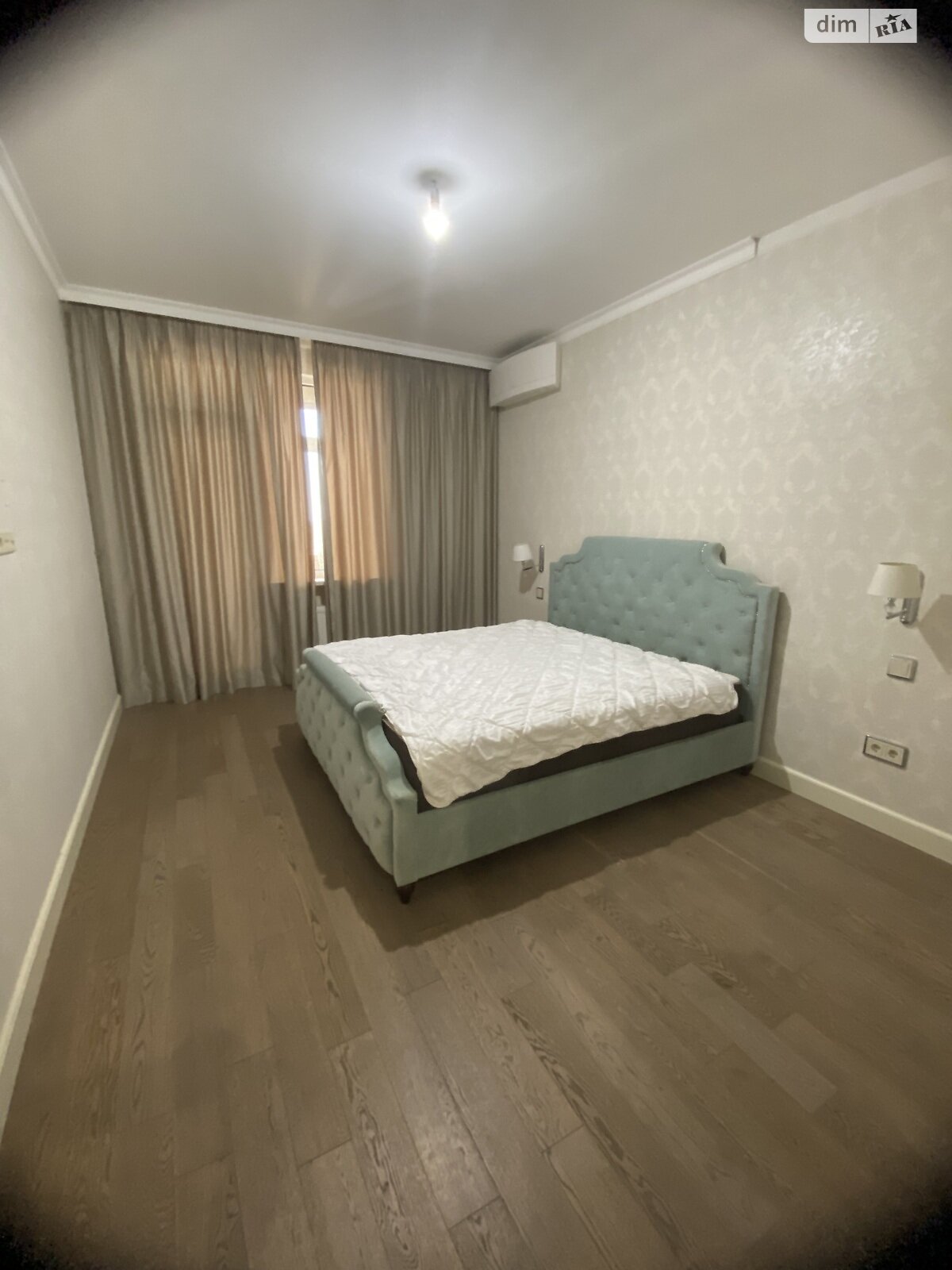 трехкомнатная квартира в Одессе, район Приморский, на плато Аркадийское 5А корпус 2 в аренду на долгий срок помесячно фото 1 трехкомнатная квартира в Одессе, район Приморский, на плато Аркадийское 5А корпус 2 в аренду на долгий срок помесячно фото 1