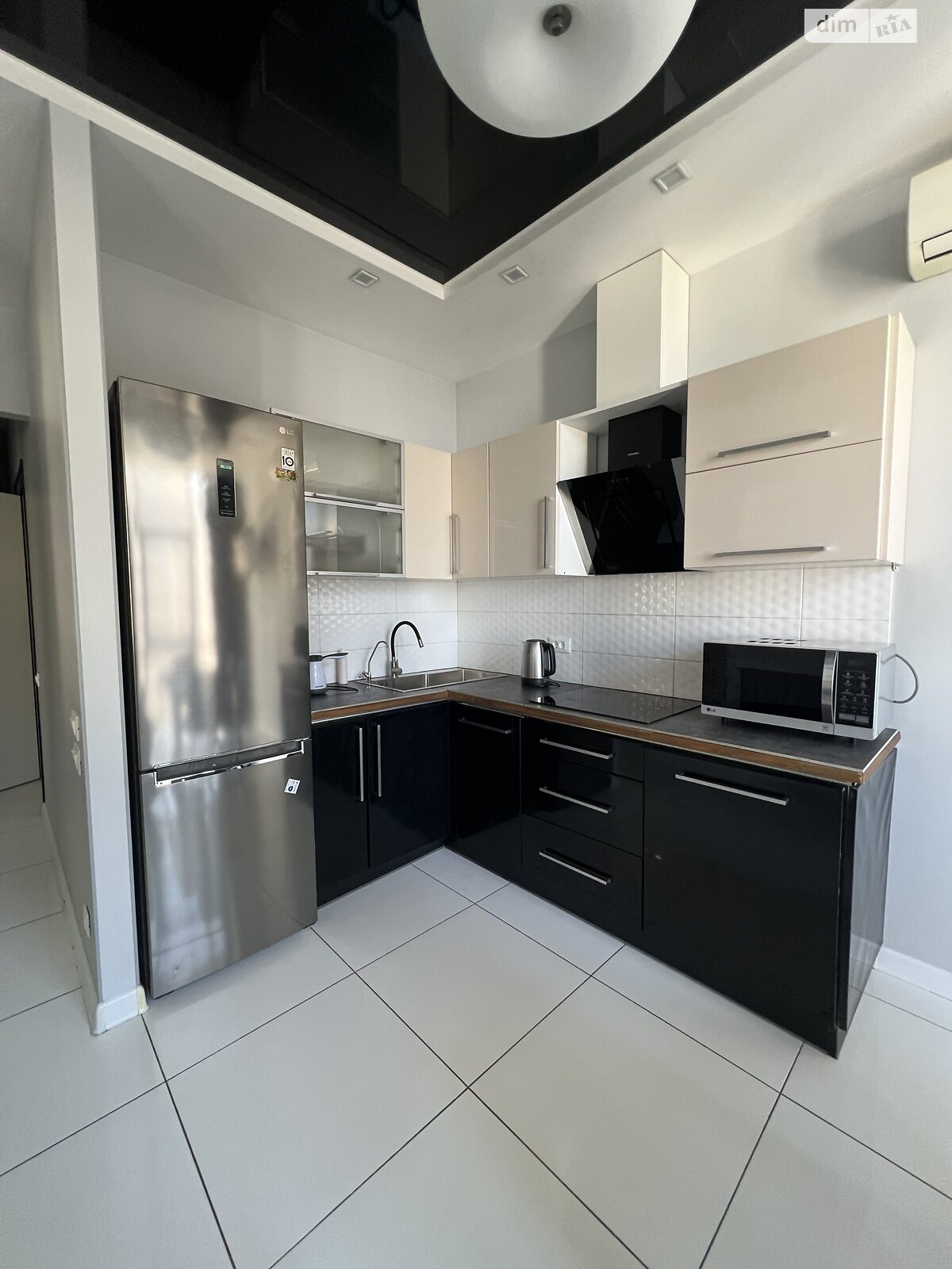 однокімнатна квартира в Одесі, район Аркадія, на плато Аркадійське 5А корпус 2 в довготривалу оренду помісячно фото 1 однокімнатна квартира в Одесі, район Аркадія, на плато Аркадійське 5А корпус 2 в довготривалу оренду помісячно фото 1