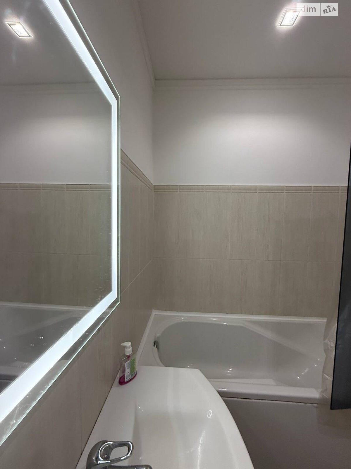 двокімнатна квартира в Одесі, район Аркадія, на плато Аркадійське 9, кв. 92 в довготривалу оренду помісячно фото 1 двокімнатна квартира в Одесі, район Аркадія, на плато Аркадійське 9, кв. 92 в довготривалу оренду помісячно фото 1