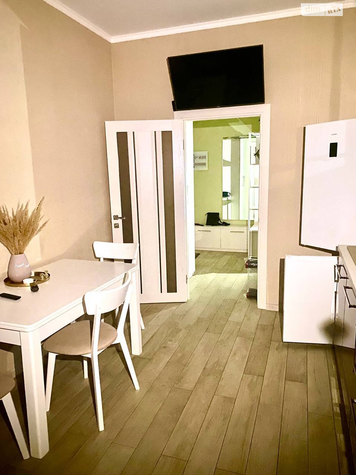 двухкомнатная квартира в Одессе, район Аркадия, на ул. Добровольцев в аренду на долгий срок помесячно фото 1