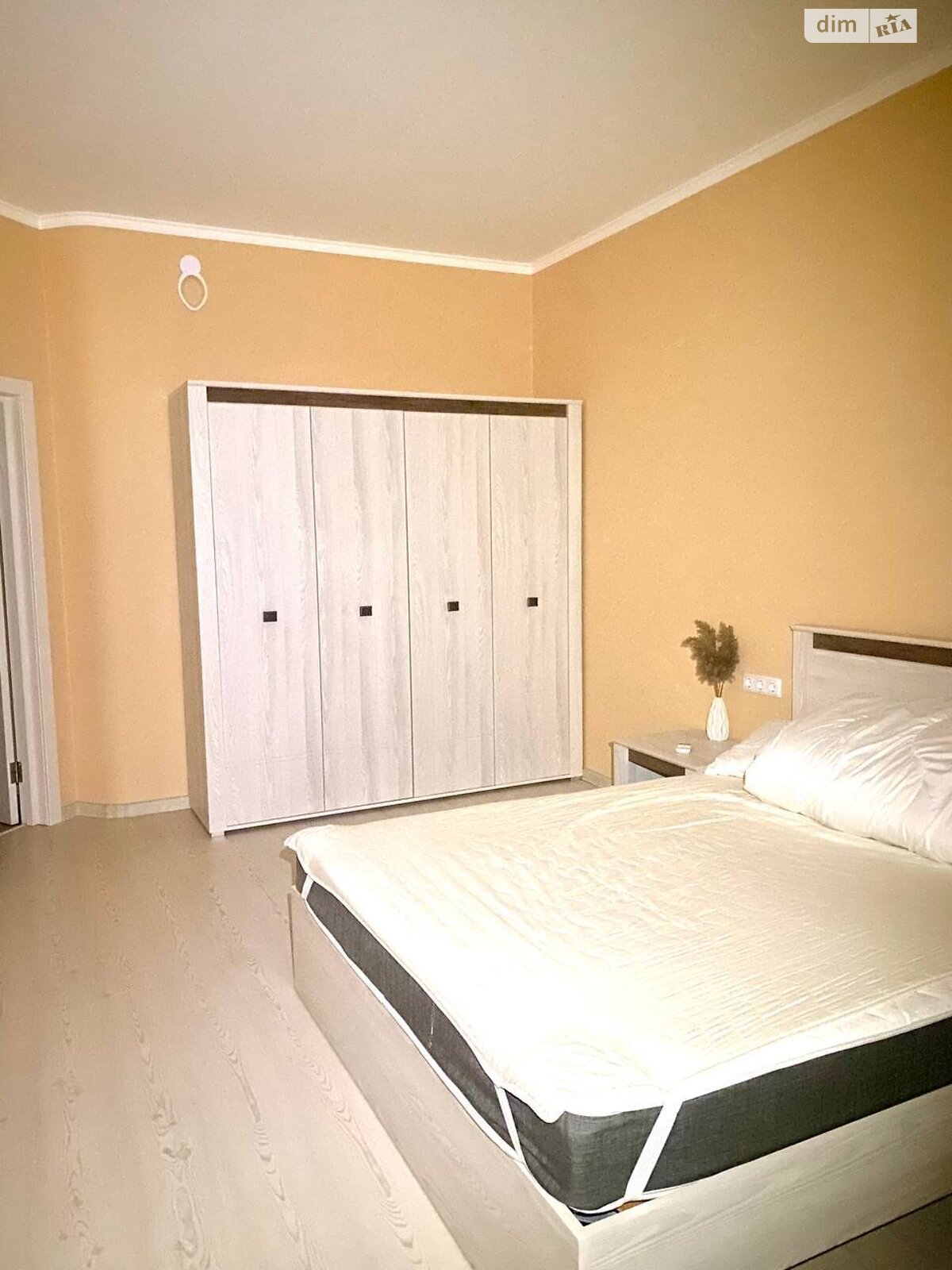 двухкомнатная квартира в Одессе, район Аркадия, на ул. Добровольцев в аренду на долгий срок помесячно фото 1