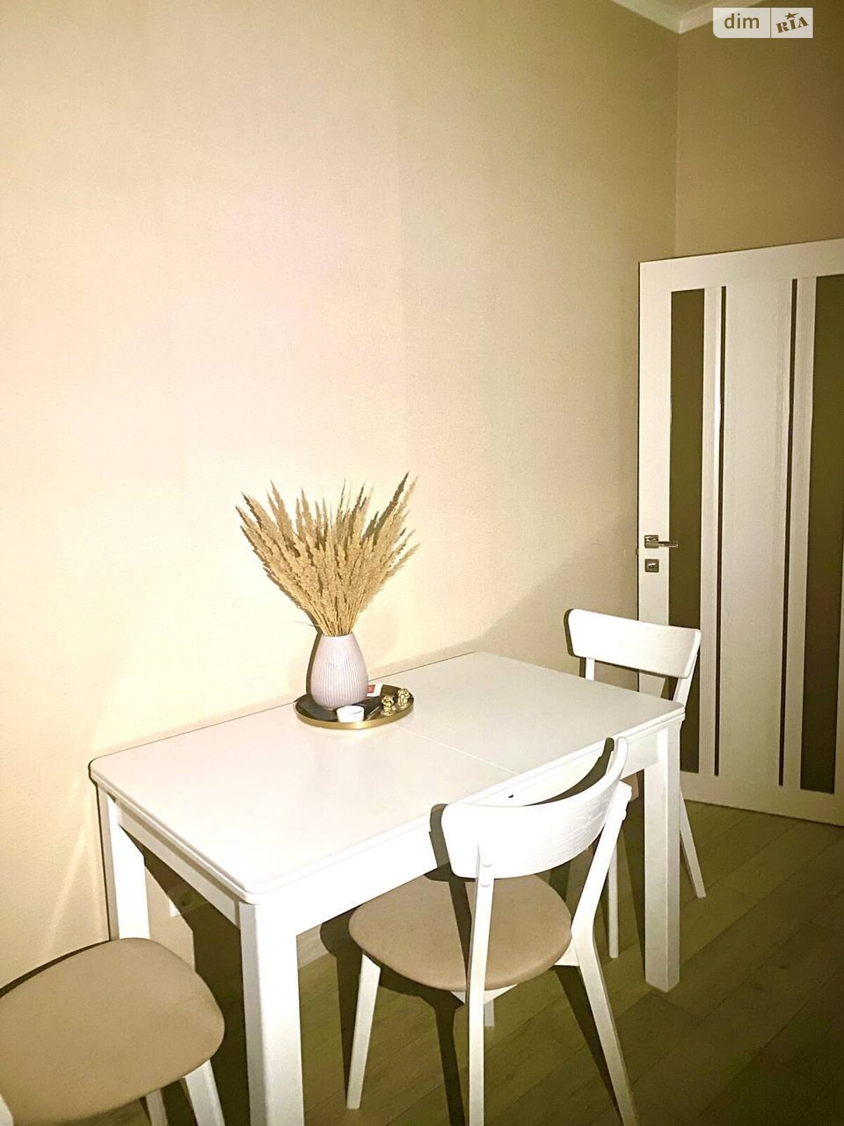 двухкомнатная квартира в Одессе, район Аркадия, на ул. Добровольцев в аренду на долгий срок помесячно фото 1