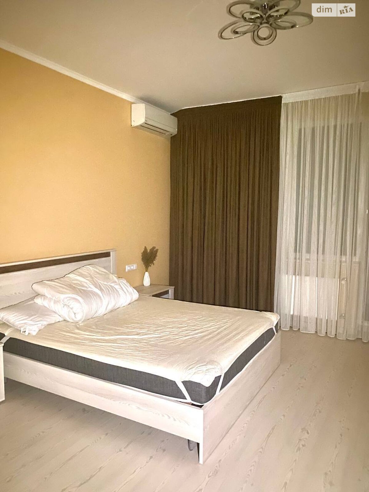 двухкомнатная квартира в Одессе, район Аркадия, на ул. Добровольцев в аренду на долгий срок помесячно фото 1