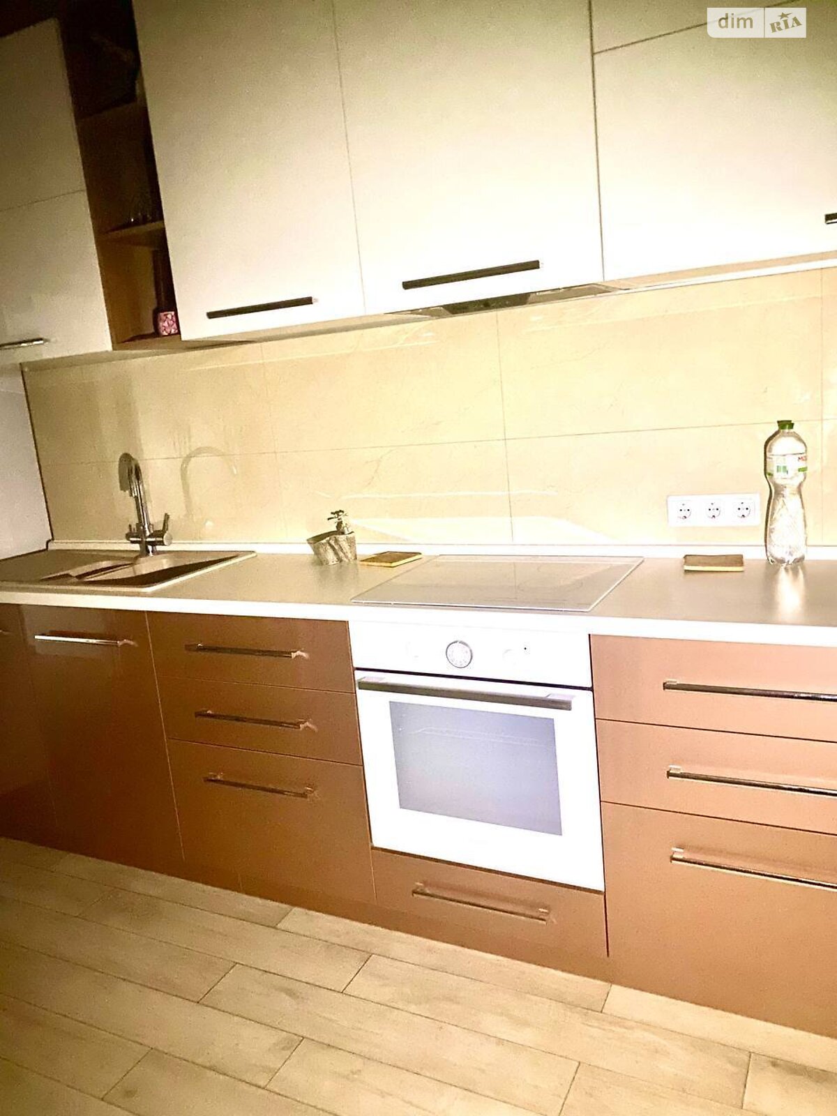 двухкомнатная квартира в Одессе, район Аркадия, на ул. Добровольцев в аренду на долгий срок помесячно фото 1