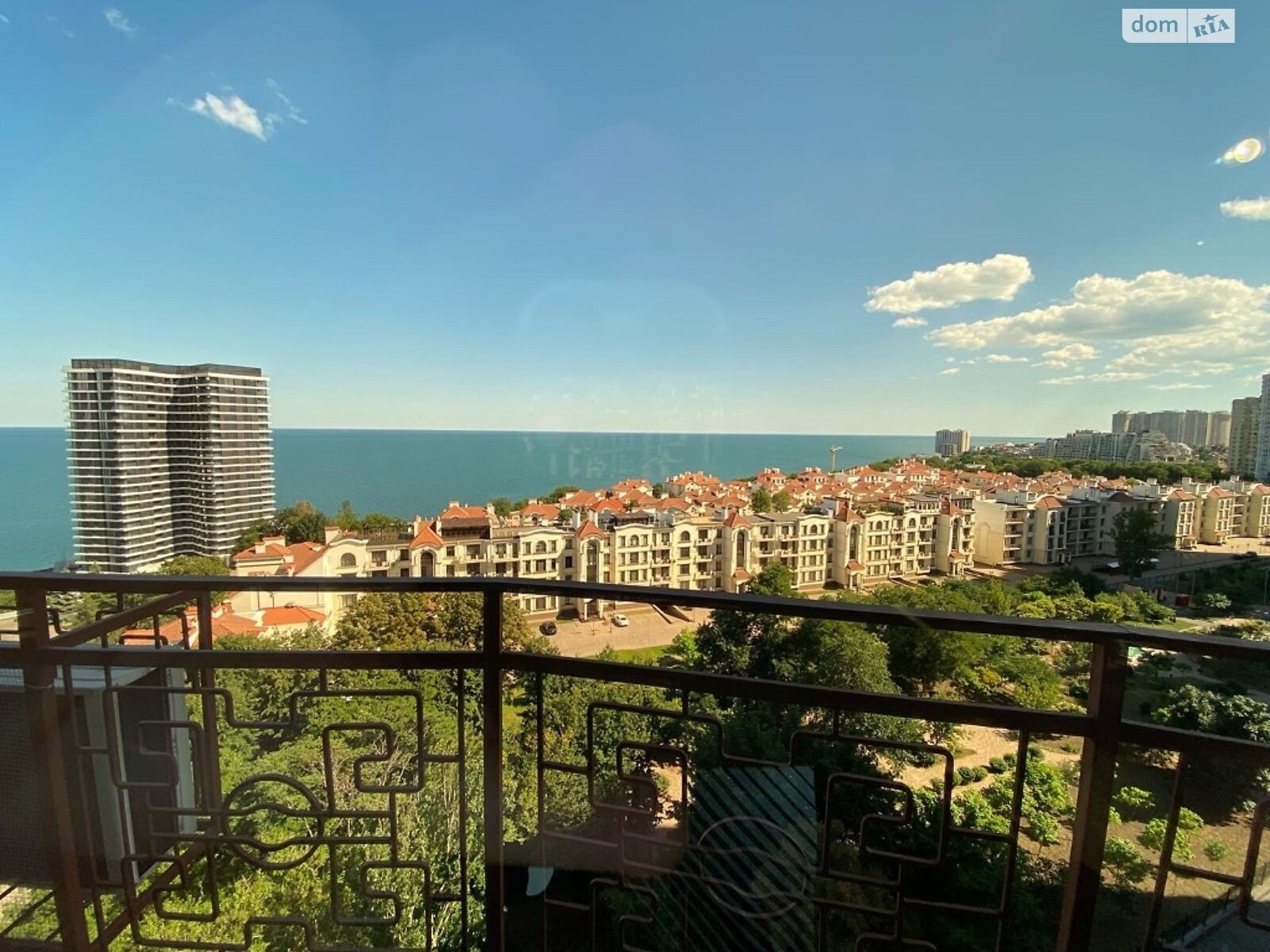 двухкомнатная квартира с мебелью в Одессе, район Аркадия, на бул. Французский в аренду на долгий срок помесячно фото 1 двухкомнатная квартира с мебелью в Одессе, район Аркадия, на бул. Французский в аренду на долгий срок помесячно фото 1