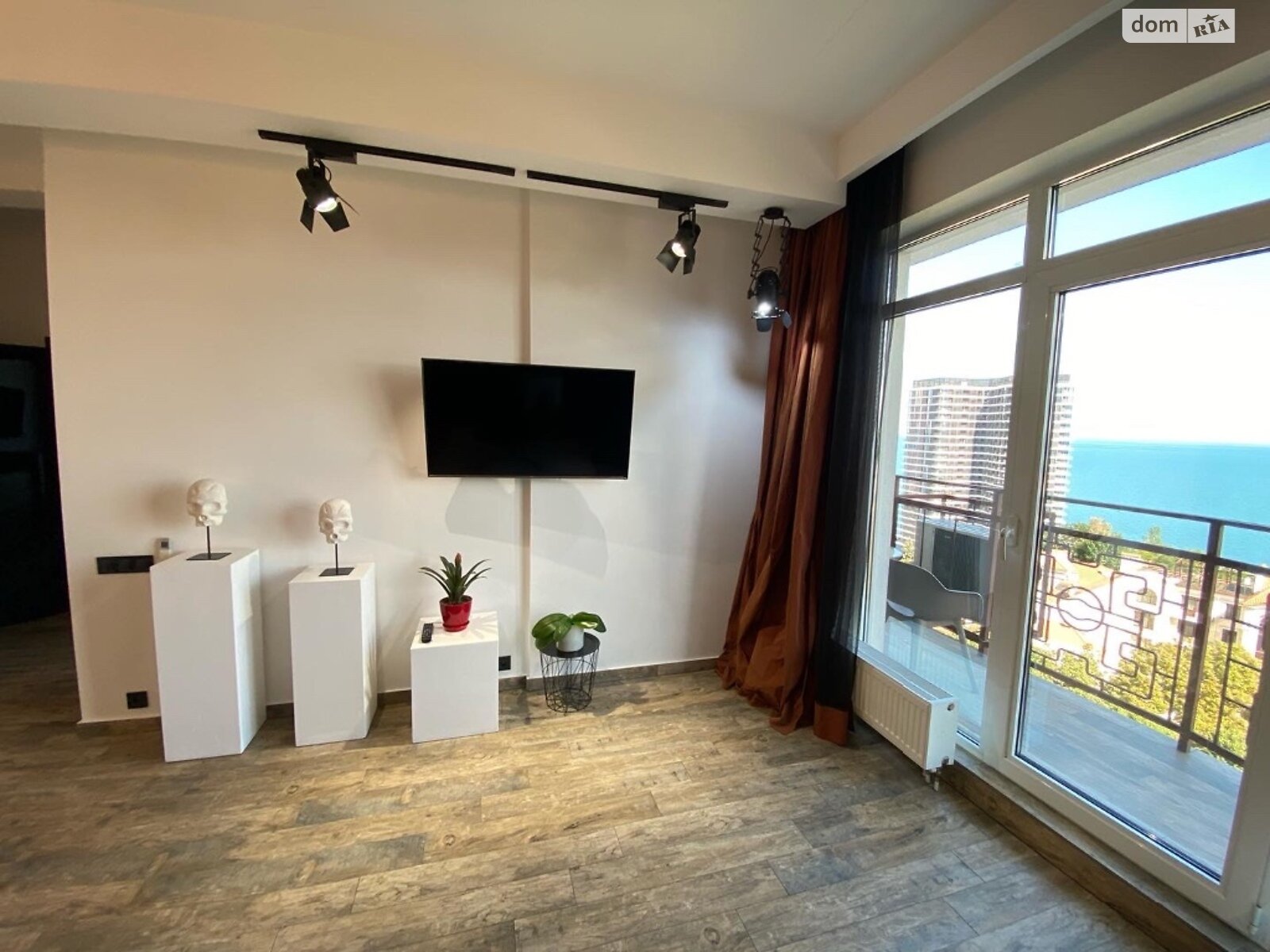 двухкомнатная квартира с мебелью в Одессе, район Аркадия, на бул. Французский в аренду на долгий срок помесячно фото 1 двухкомнатная квартира с мебелью в Одессе, район Аркадия, на бул. Французский в аренду на долгий срок помесячно фото 1