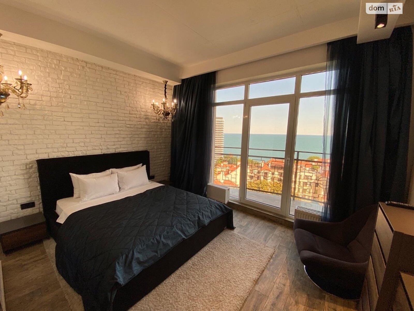 двухкомнатная квартира с мебелью в Одессе, район Аркадия, на бул. Французский в аренду на долгий срок помесячно фото 1 двухкомнатная квартира с мебелью в Одессе, район Аркадия, на бул. Французский в аренду на долгий срок помесячно фото 1