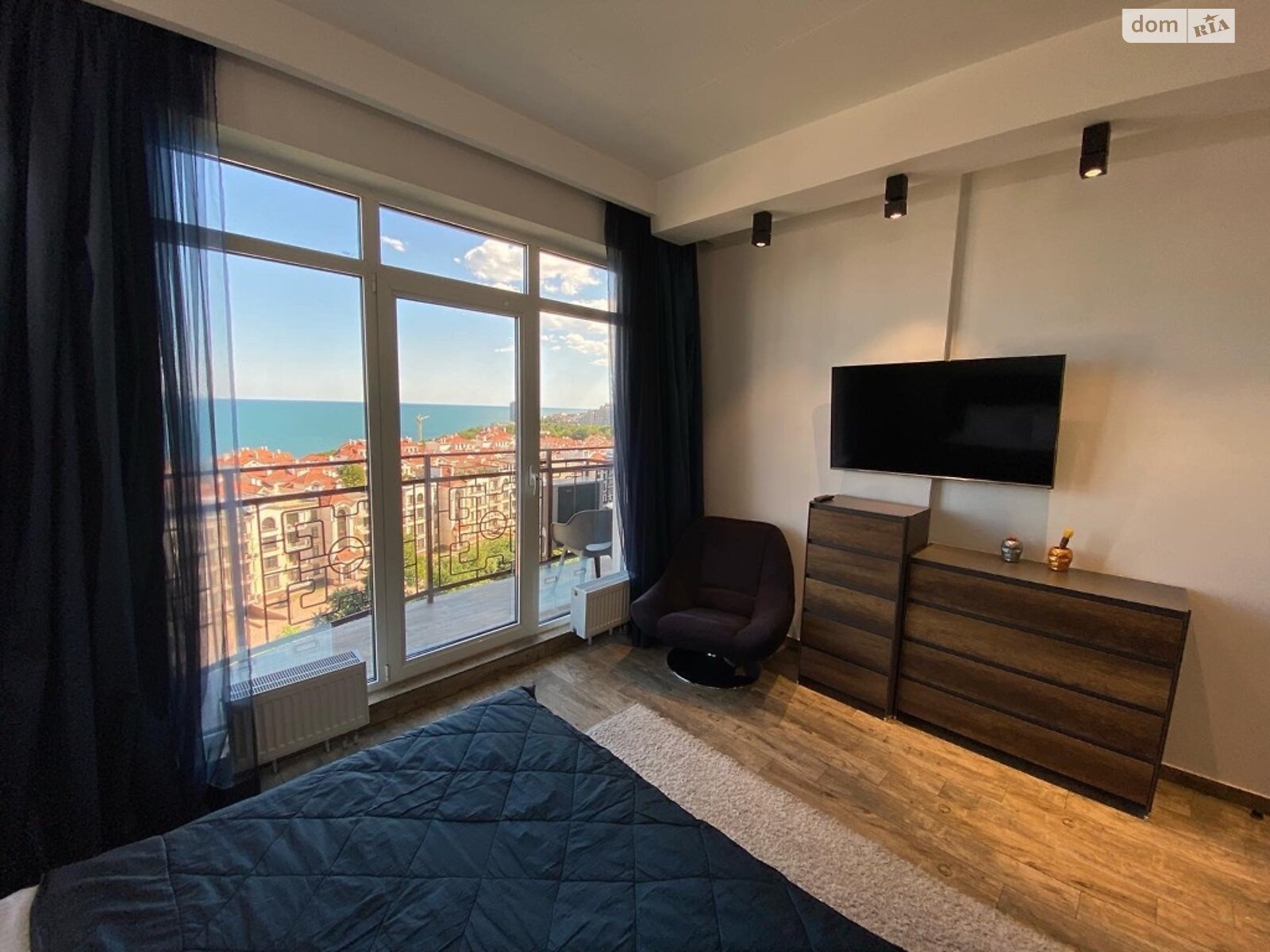 двухкомнатная квартира с мебелью в Одессе, район Аркадия, на бул. Французский в аренду на долгий срок помесячно фото 1 двухкомнатная квартира с мебелью в Одессе, район Аркадия, на бул. Французский в аренду на долгий срок помесячно фото 1