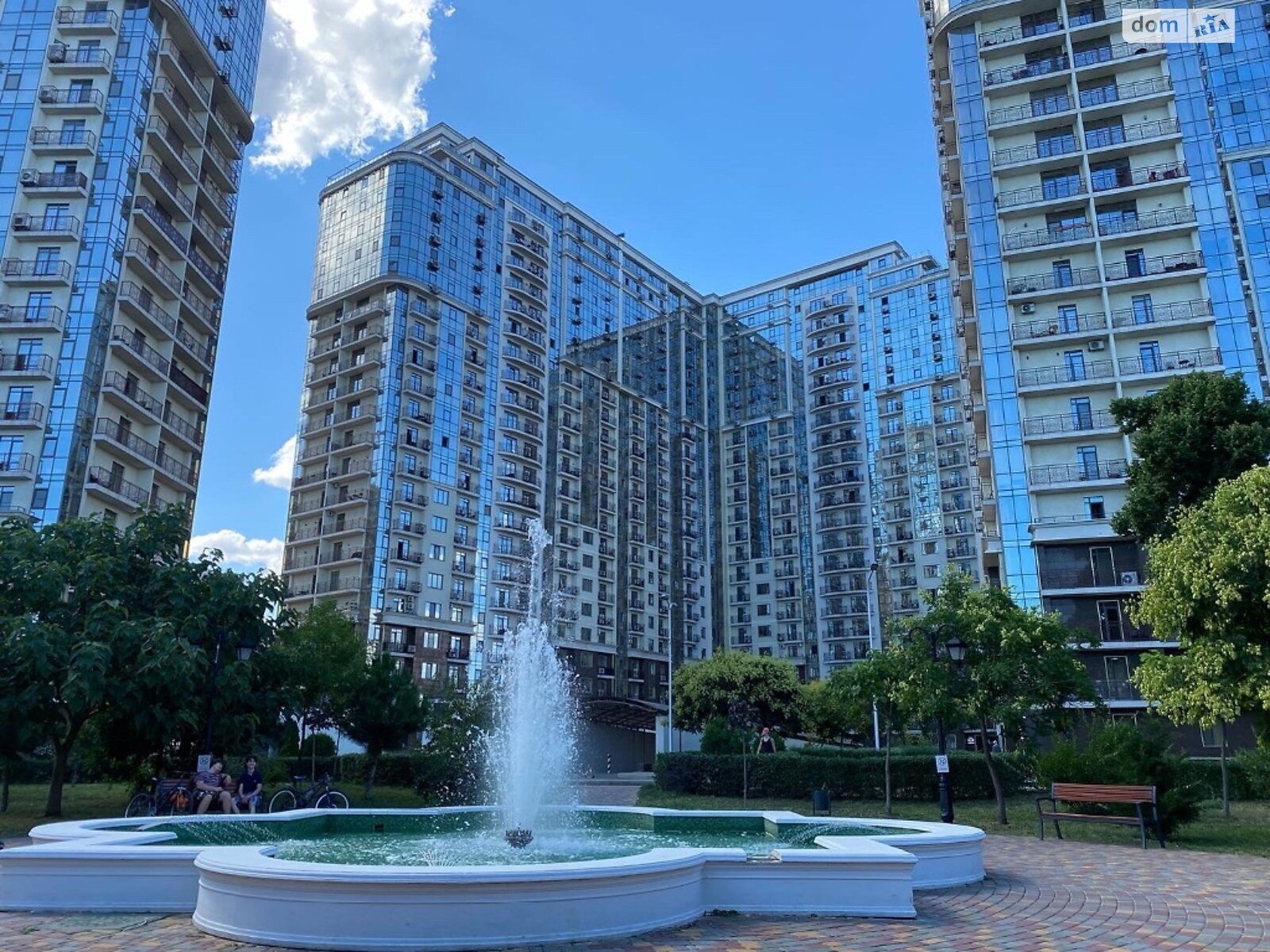 двухкомнатная квартира с мебелью в Одессе, район Аркадия, на бул. Французский в аренду на долгий срок помесячно фото 1 двухкомнатная квартира с мебелью в Одессе, район Аркадия, на бул. Французский в аренду на долгий срок помесячно фото 1