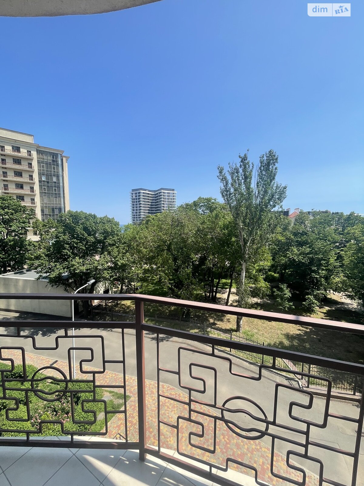 однокімнатна квартира в Одесі, район Аркадія, на бул. Французький 60В в довготривалу оренду помісячно фото 1 однокімнатна квартира в Одесі, район Аркадія, на бул. Французький 60В в довготривалу оренду помісячно фото 1