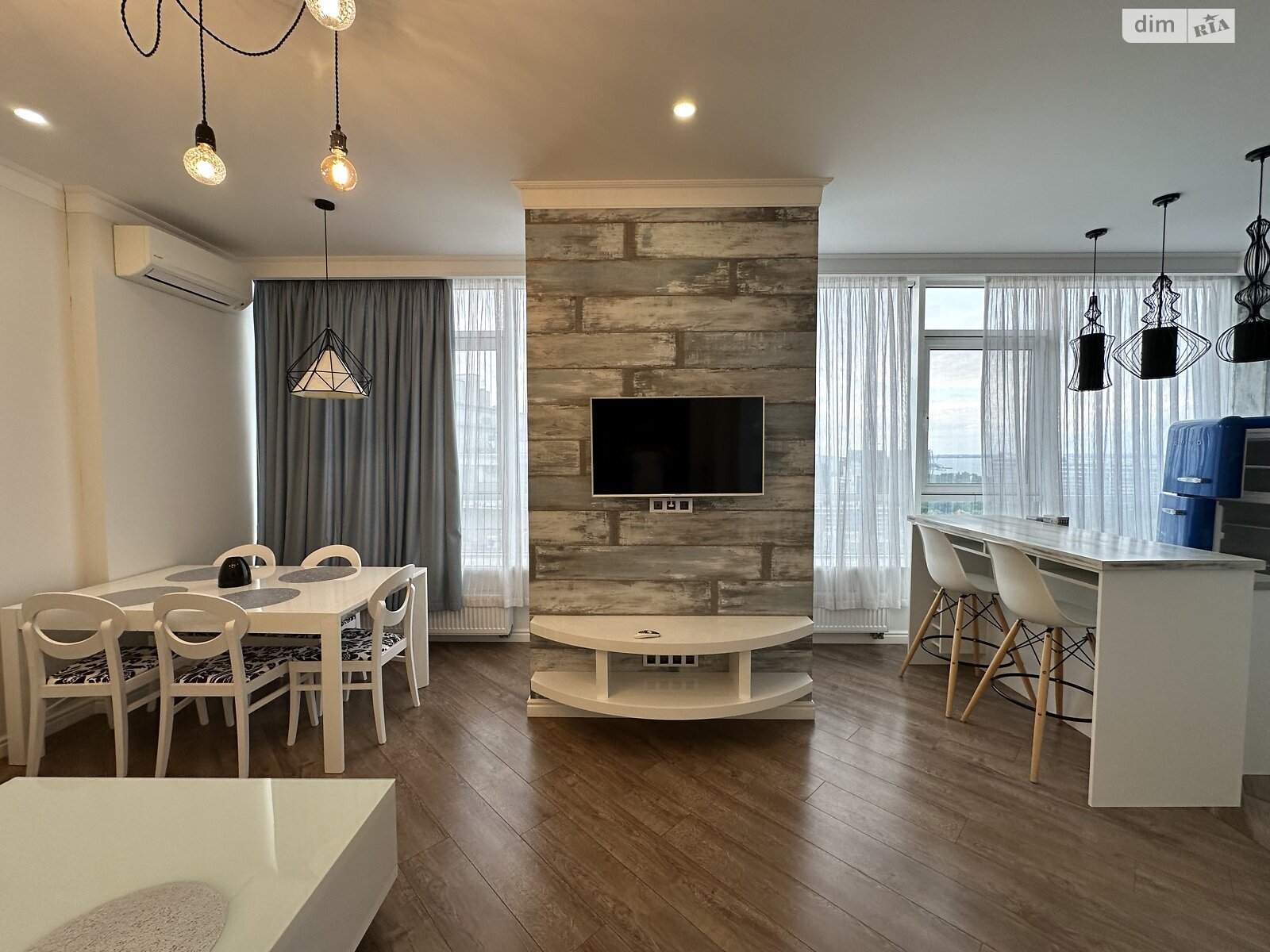 трикімнатна квартира в Одесі, район Аркадія, на бул. Французький 60В в довготривалу оренду помісячно фото 1