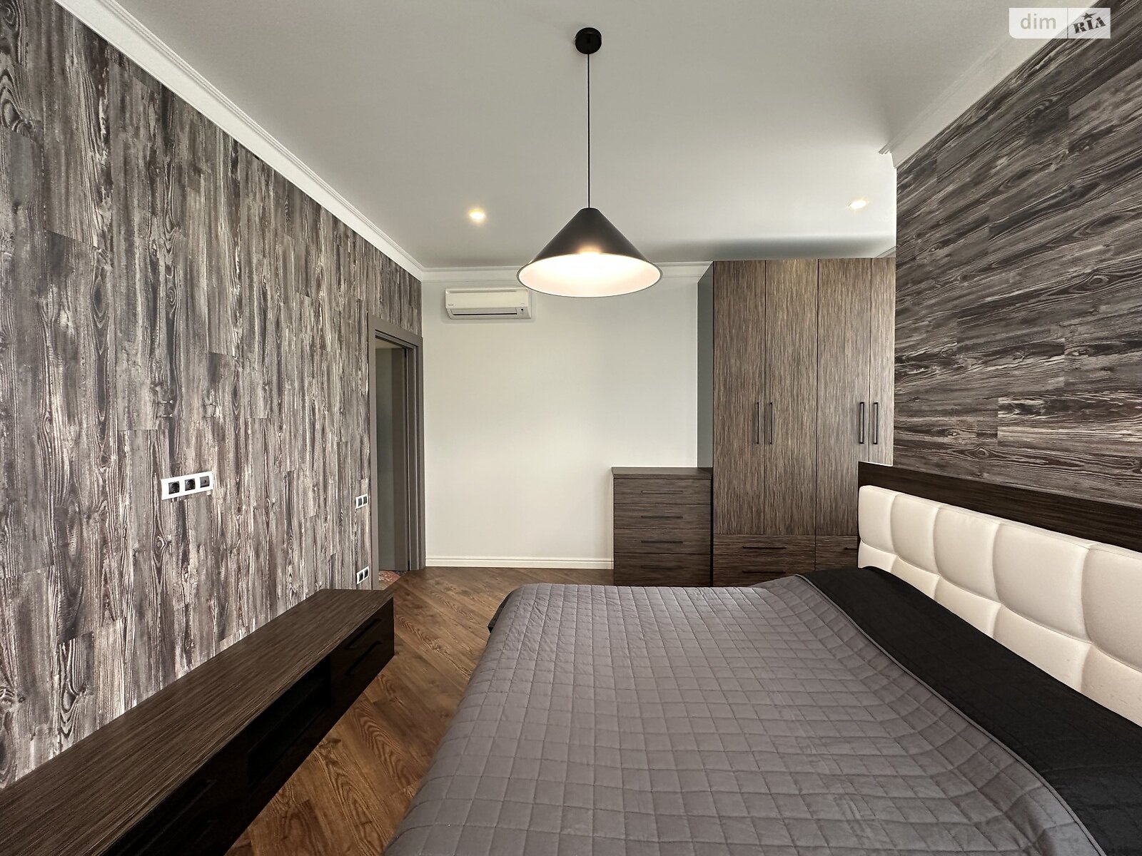 трикімнатна квартира в Одесі, район Аркадія, на бул. Французький 60В в довготривалу оренду помісячно фото 1