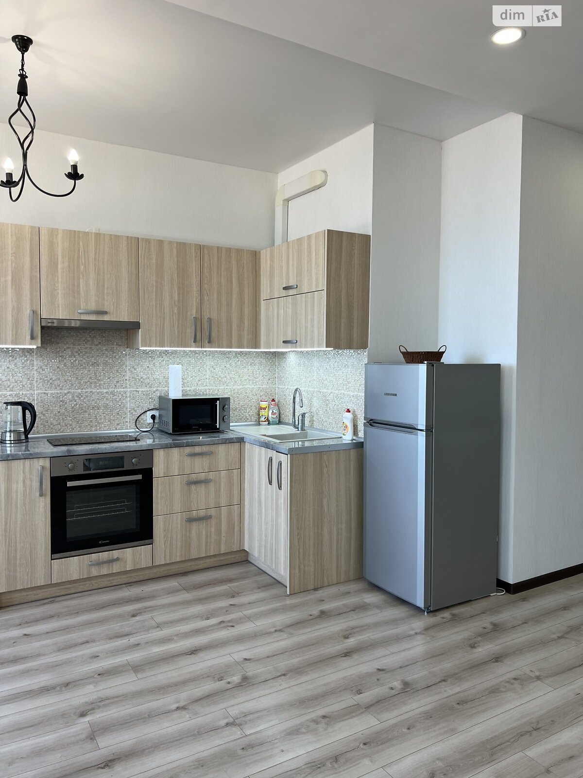 однокімнатна квартира в Одесі, район Аркадія, на бул. Французький 60Г в довготривалу оренду помісячно фото 1 однокімнатна квартира в Одесі, район Аркадія, на бул. Французький 60Г в довготривалу оренду помісячно фото 1