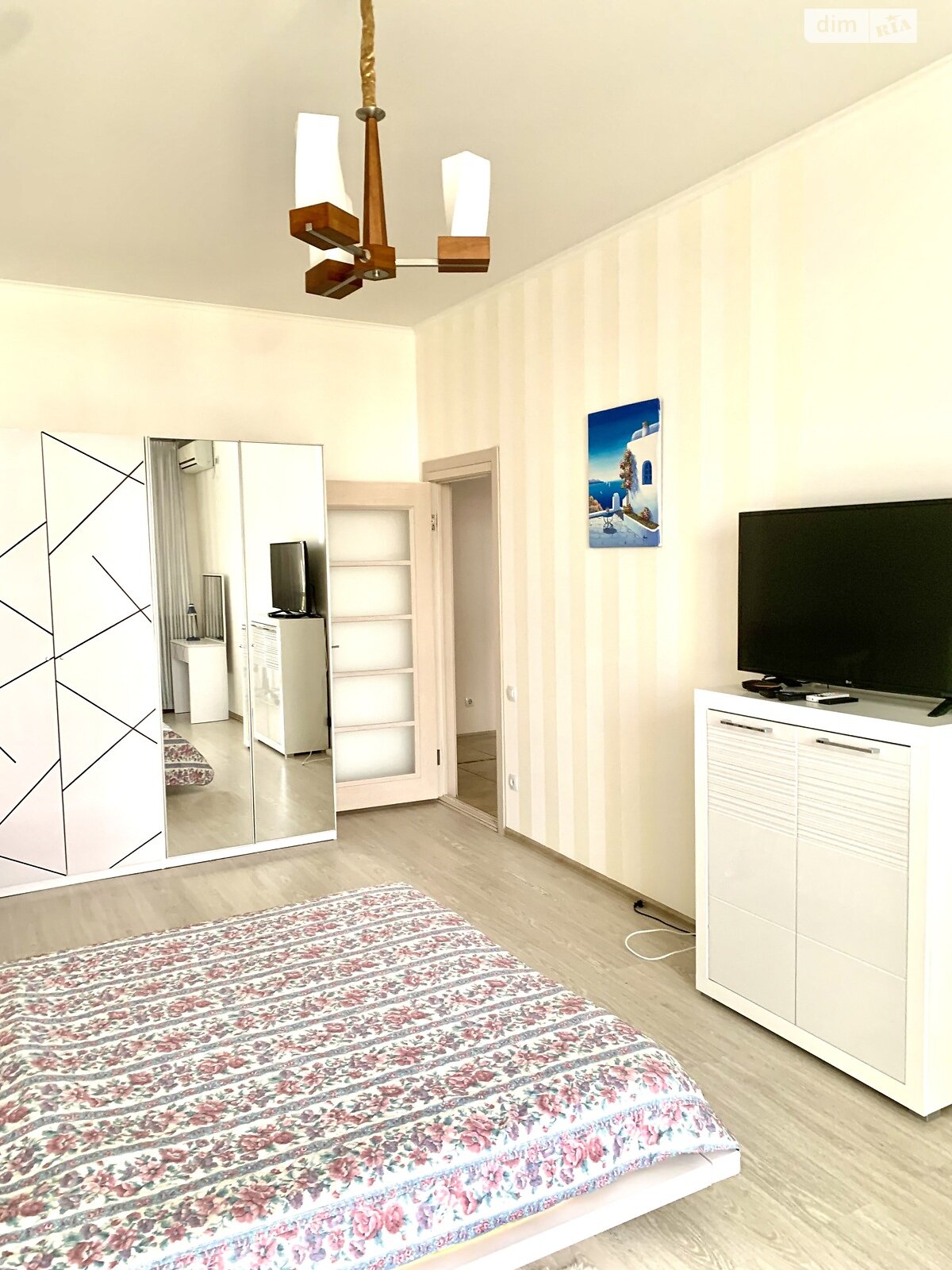 двухкомнатная квартира в Одессе, район Аркадия, на бул. Французский 60Б в аренду на долгий срок помесячно фото 1 двухкомнатная квартира в Одессе, район Аркадия, на бул. Французский 60Б в аренду на долгий срок помесячно фото 1