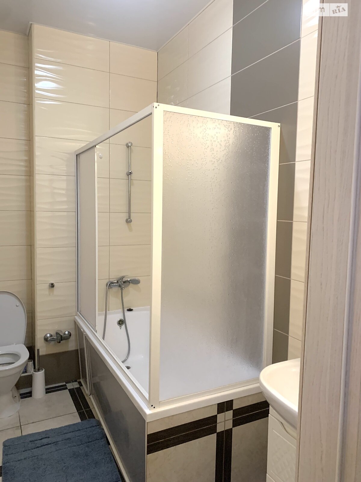 двухкомнатная квартира в Одессе, район Аркадия, на бул. Французский 60Б в аренду на долгий срок помесячно фото 1 двухкомнатная квартира в Одессе, район Аркадия, на бул. Французский 60Б в аренду на долгий срок помесячно фото 1