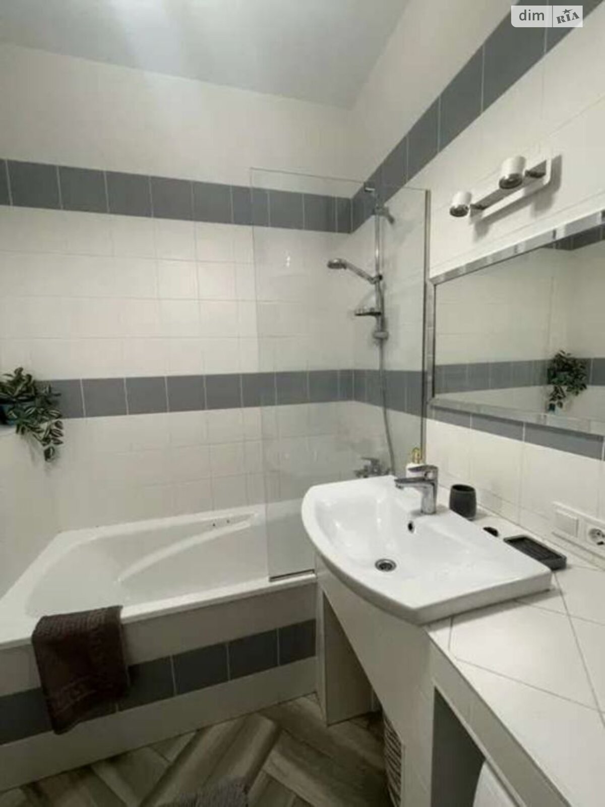 однокімнатна квартира в Одесі, район Аркадія, на бул. Французький 60В в довготривалу оренду помісячно фото 1