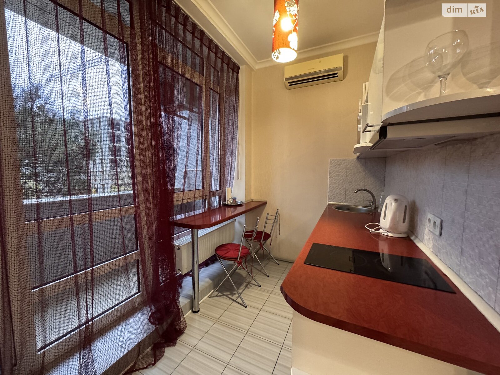 однокомнатная квартира в Одессе, район Аркадия, на бул. Французский 54/23 в аренду на долгий срок помесячно фото 1 однокомнатная квартира в Одессе, район Аркадия, на бул. Французский 54/23 в аренду на долгий срок помесячно фото 1