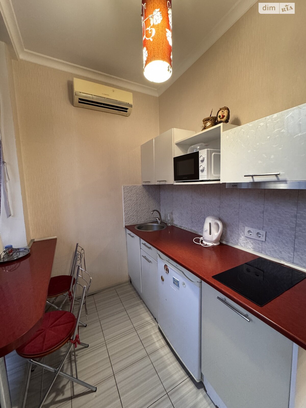 однокомнатная квартира в Одессе, район Аркадия, на бул. Французский 54/23 в аренду на долгий срок помесячно фото 1 однокомнатная квартира в Одессе, район Аркадия, на бул. Французский 54/23 в аренду на долгий срок помесячно фото 1