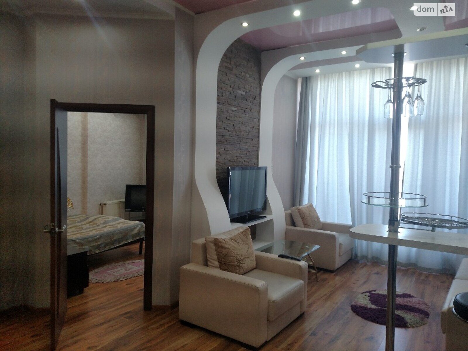 двухкомнатная квартира с мебелью в Одессе, район Аркадия, на плато Гагаринское 5\3 в аренду на долгий срок помесячно фото 1