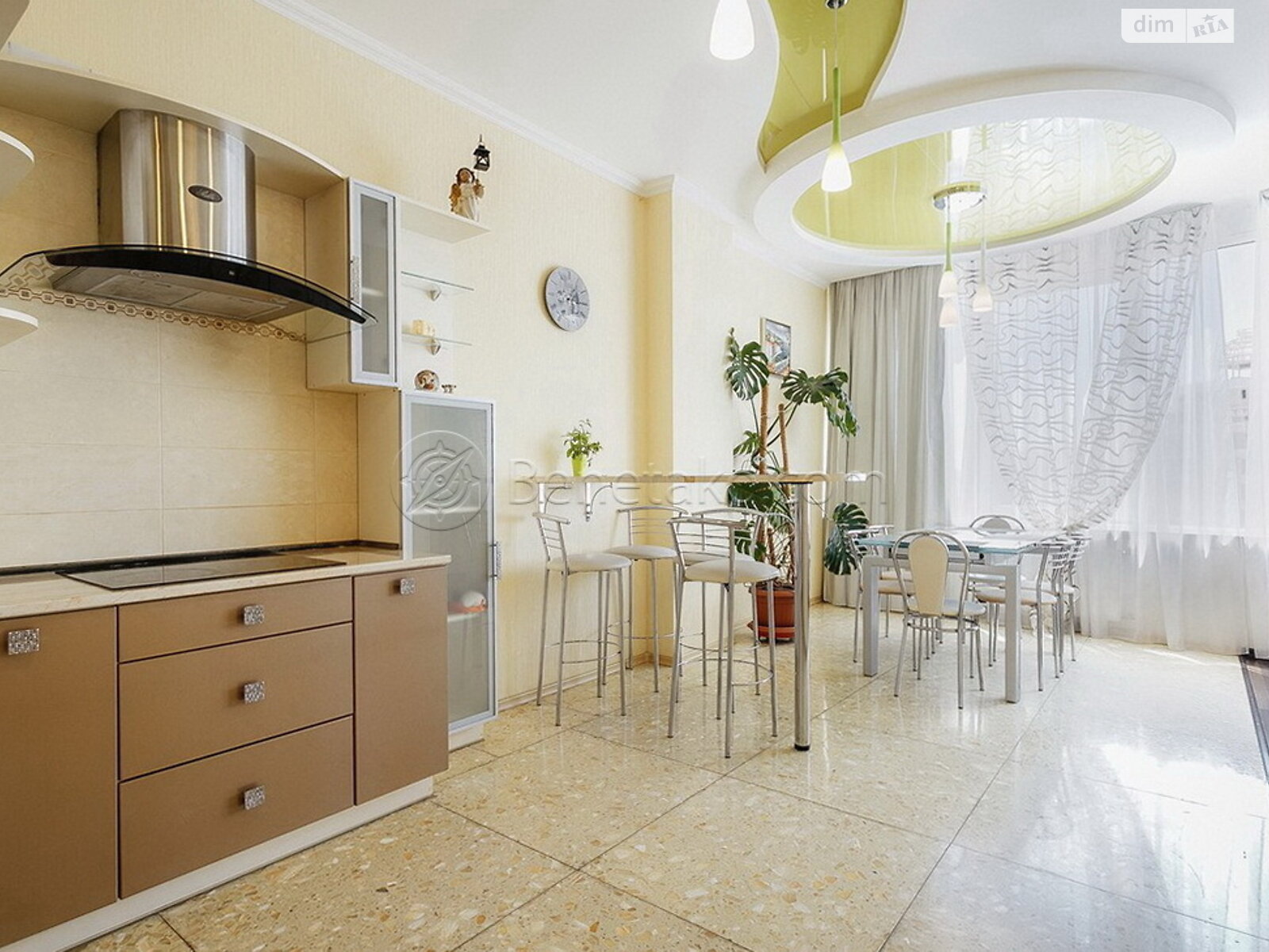 трикімнатна квартира в Одесі, район Аркадія, на вул. Генуезька 5 в довготривалу оренду помісячно фото 1