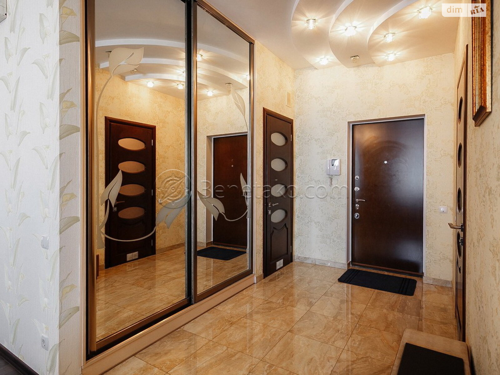 трикімнатна квартира в Одесі, район Аркадія, на вул. Генуезька 5 в довготривалу оренду помісячно фото 1