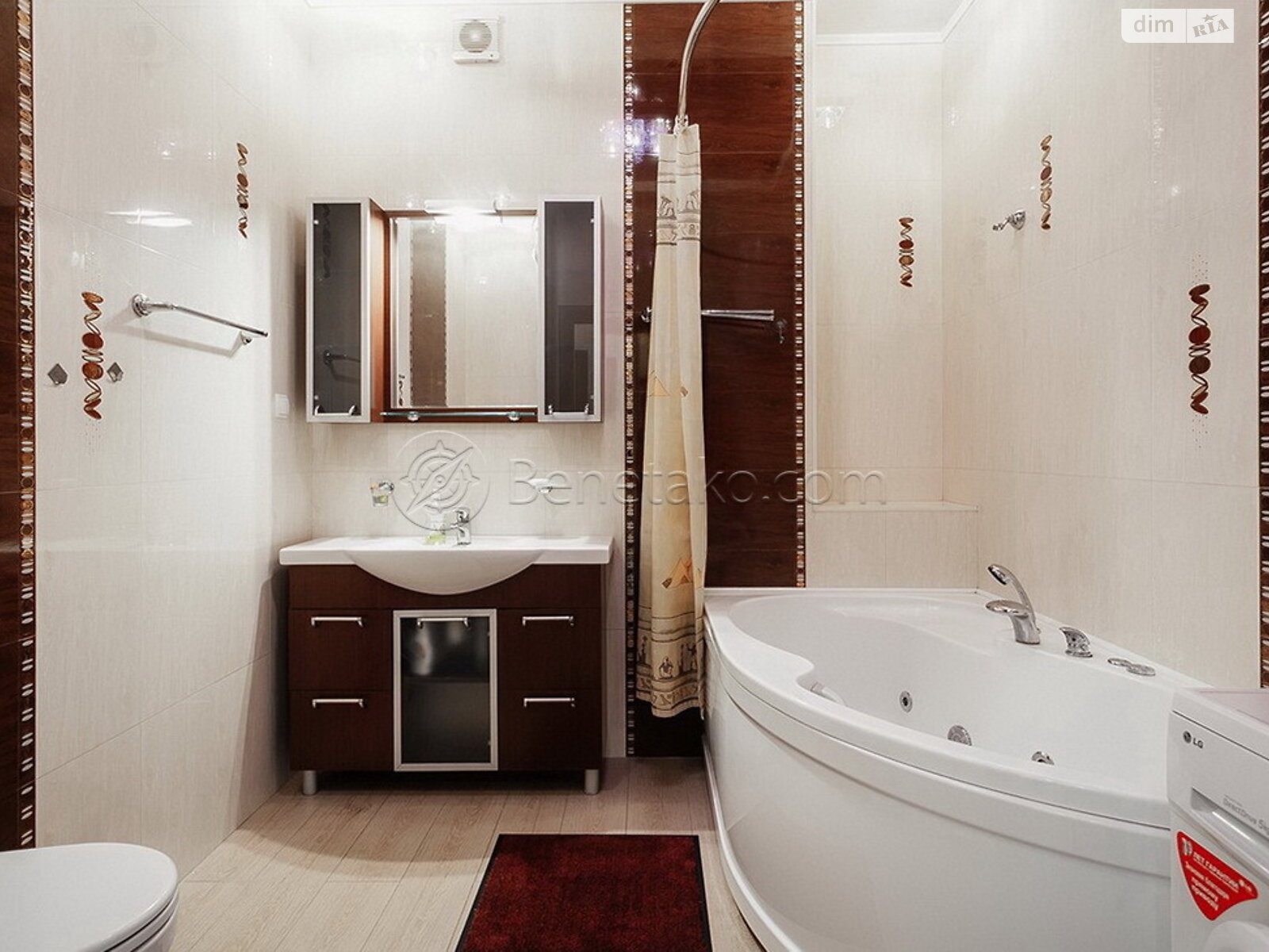 трикімнатна квартира в Одесі, район Аркадія, на вул. Генуезька 5 в довготривалу оренду помісячно фото 1