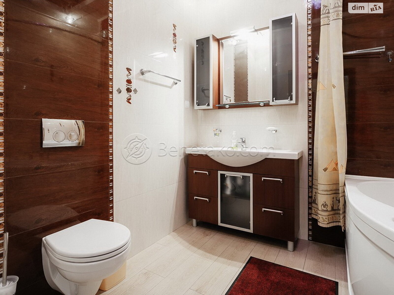 трикімнатна квартира в Одесі, район Аркадія, на вул. Генуезька 5 в довготривалу оренду помісячно фото 1