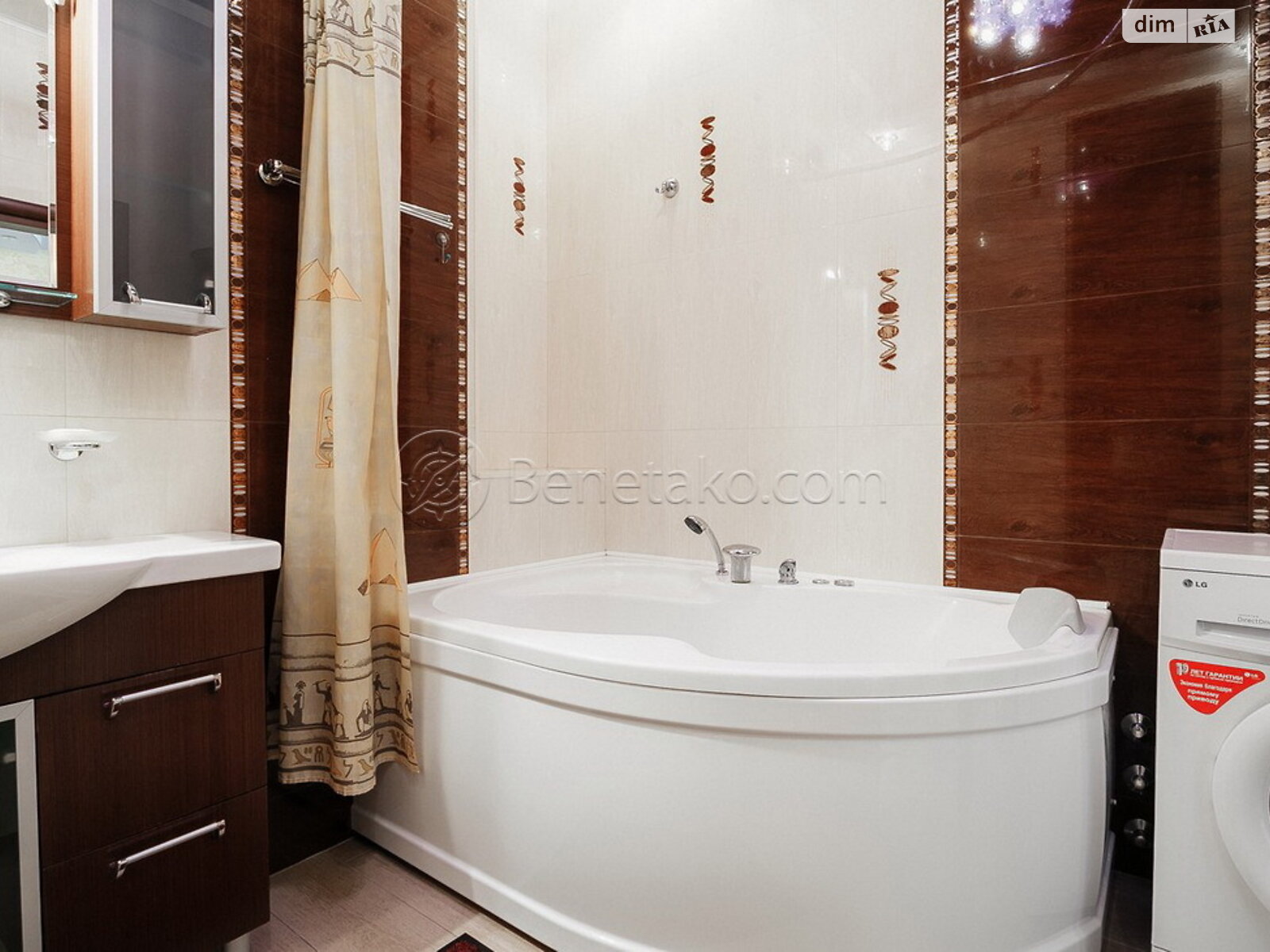 трикімнатна квартира в Одесі, район Аркадія, на вул. Генуезька 5 в довготривалу оренду помісячно фото 1