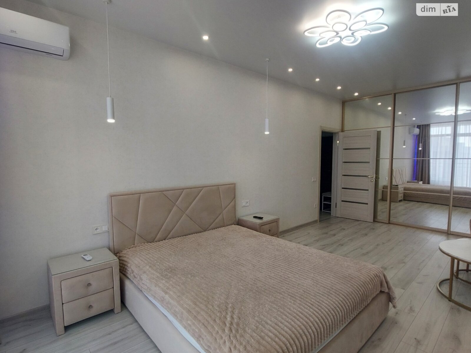 однокімнатна квартира в Одесі, район Аркадія, на вул. Генуезька в довготривалу оренду помісячно фото 1 однокімнатна квартира в Одесі, район Аркадія, на вул. Генуезька в довготривалу оренду помісячно фото 1