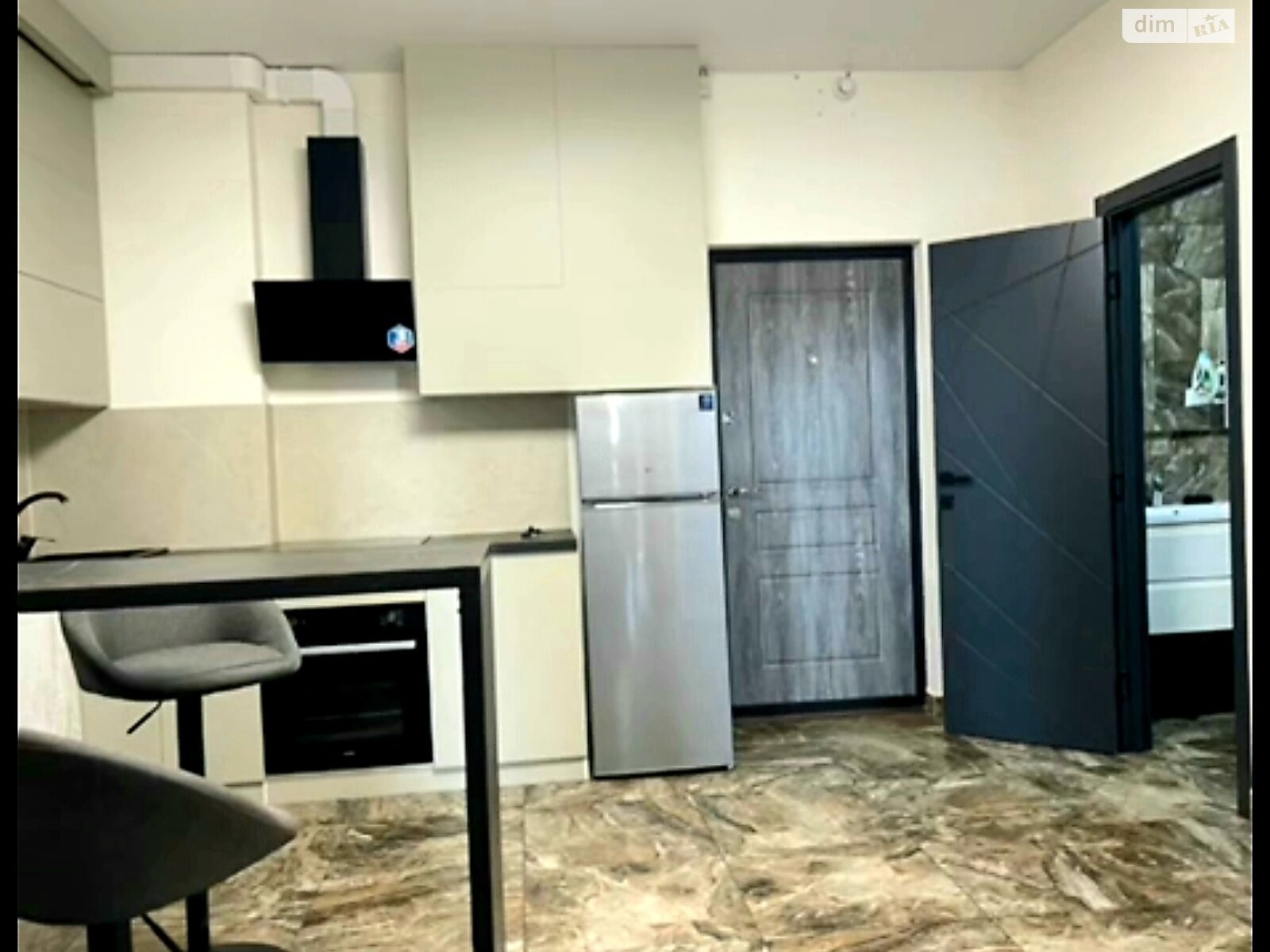 двухкомнатная квартира в Одессе, район Аркадия, на ул. Генуэзская в аренду на долгий срок помесячно фото 1