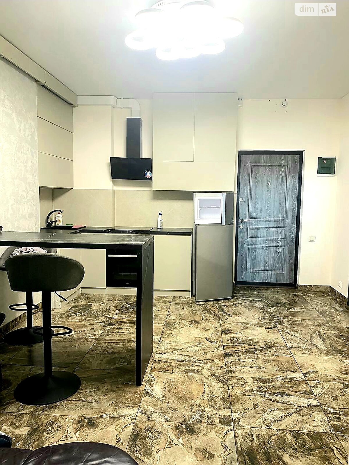 двухкомнатная квартира в Одессе, район Аркадия, на ул. Генуэзская в аренду на долгий срок помесячно фото 1