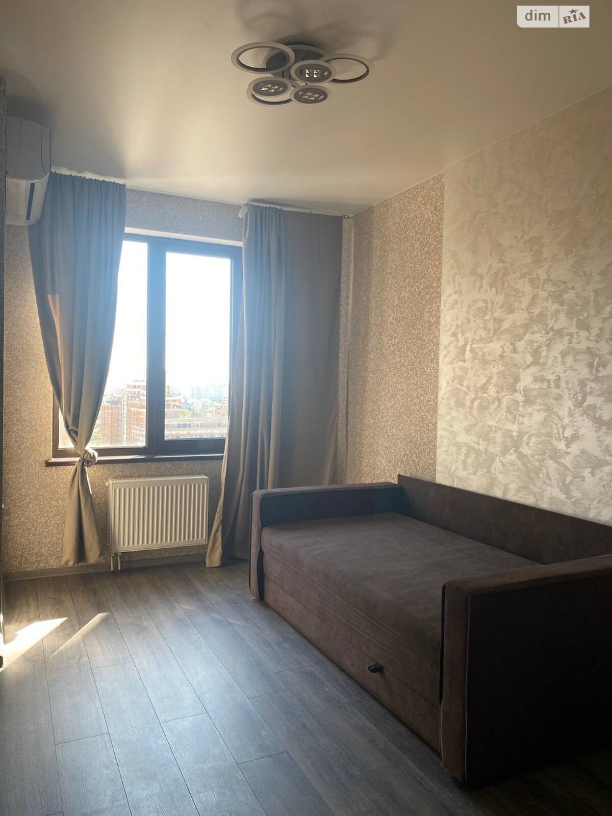 двухкомнатная квартира в Одессе, район Аркадия, на ул. Генуэзская в аренду на долгий срок помесячно фото 1