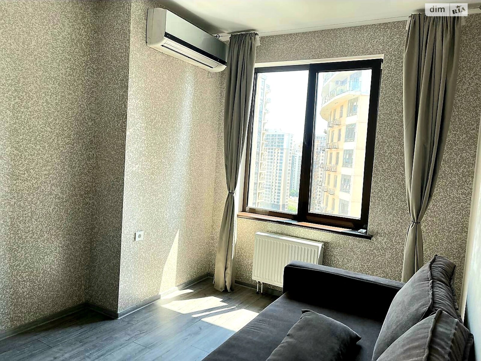 двухкомнатная квартира в Одессе, район Аркадия, на ул. Генуэзская в аренду на долгий срок помесячно фото 1