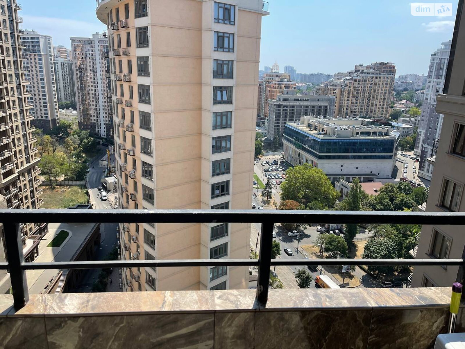 двухкомнатная квартира в Одессе, район Аркадия, на ул. Генуэзская в аренду на долгий срок помесячно фото 1