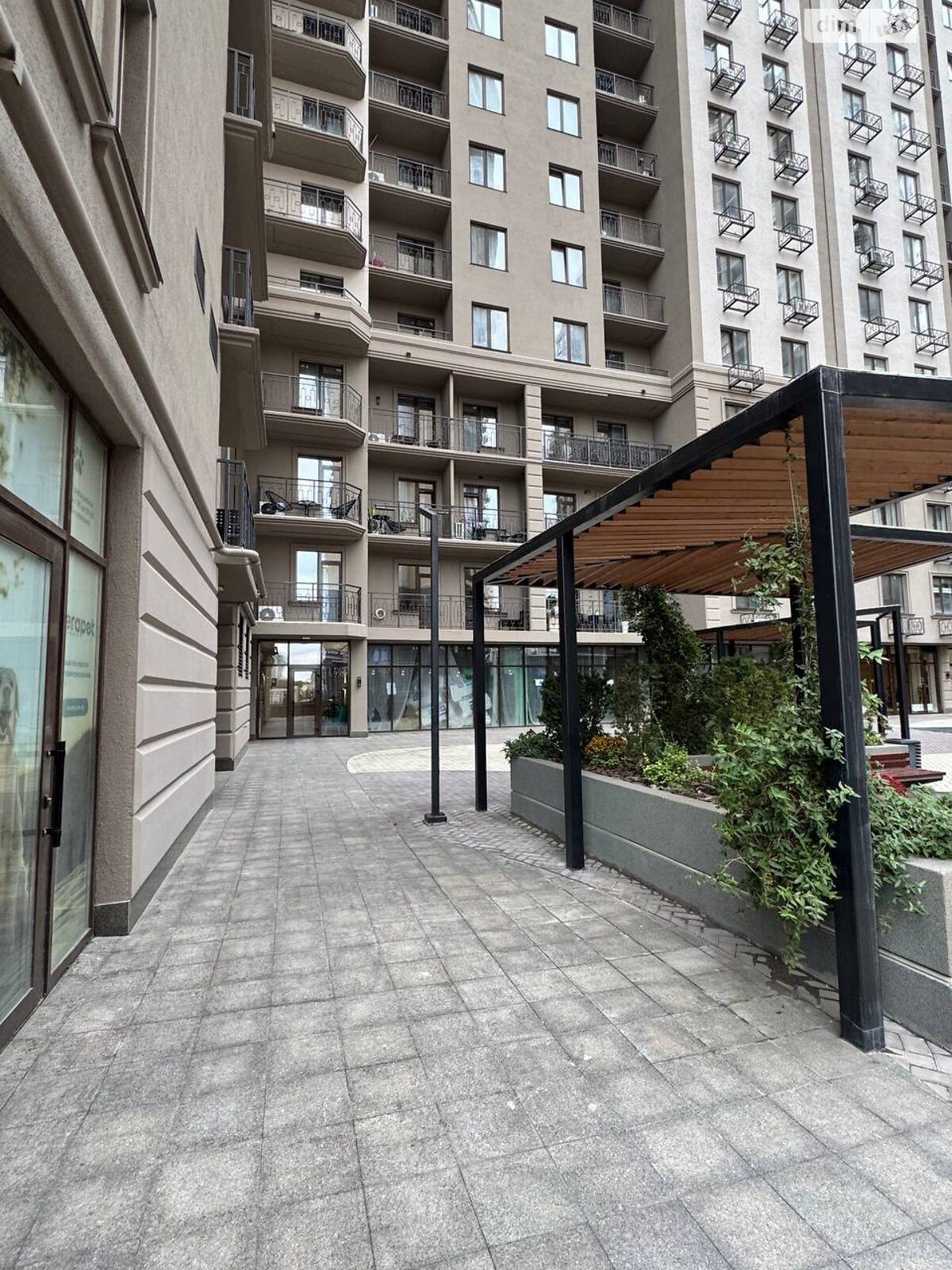 двухкомнатная квартира с мебелью в Одессе, район Аркадия, на ул. Генуэзская 1Е корпус 1 в аренду на долгий срок помесячно фото 1