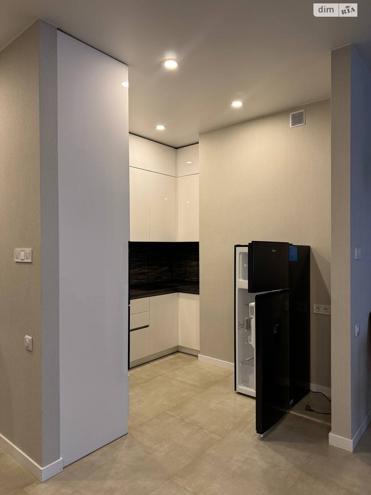 двухкомнатная квартира с мебелью в Одессе, район Аркадия, на ул. Генуэзская 1Е корпус 1 в аренду на долгий срок помесячно фото 1