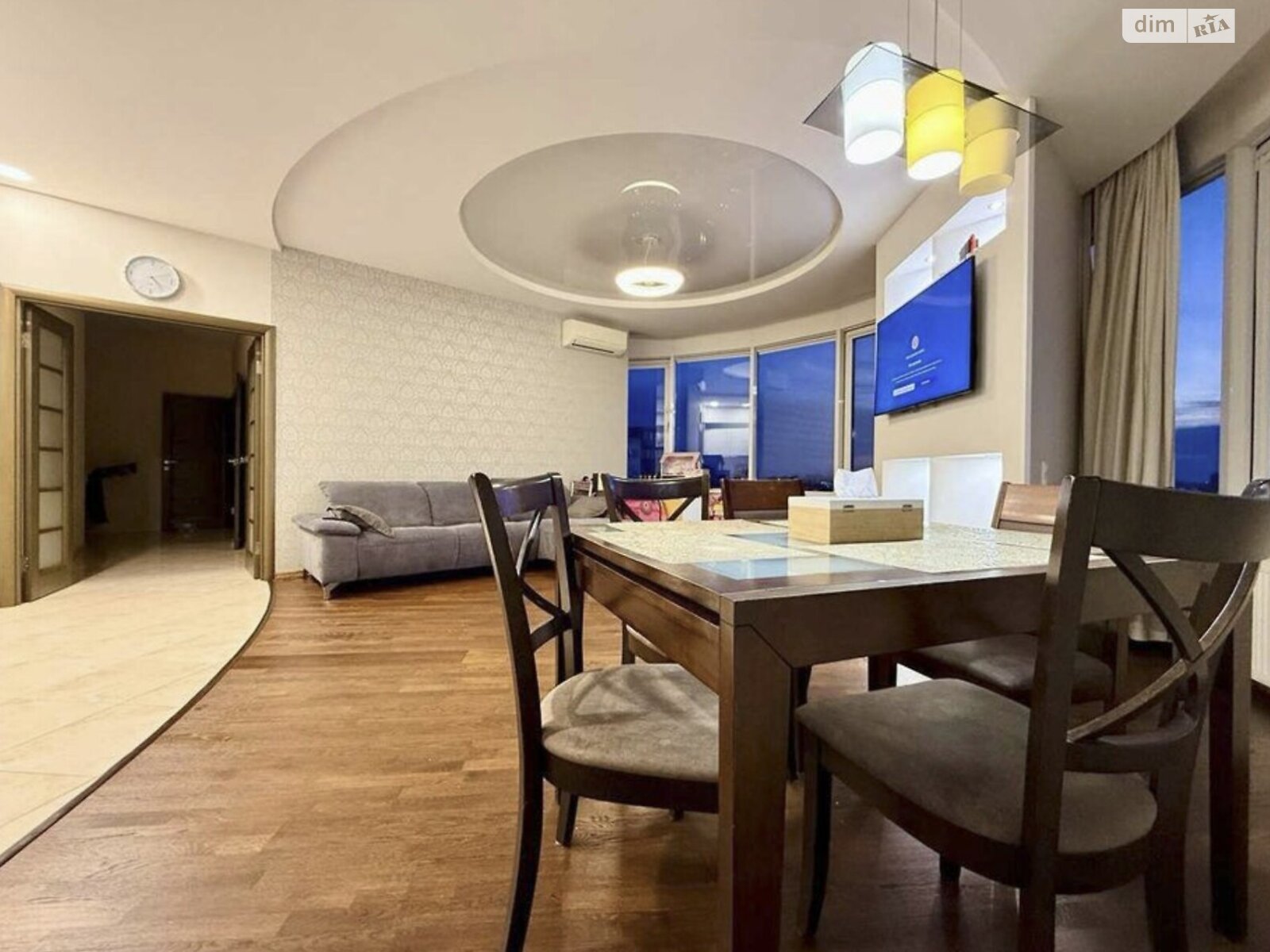 трехкомнатная квартира в Одессе, район Аркадия, на ул. Генуэзская 5 в аренду на долгий срок помесячно фото 1