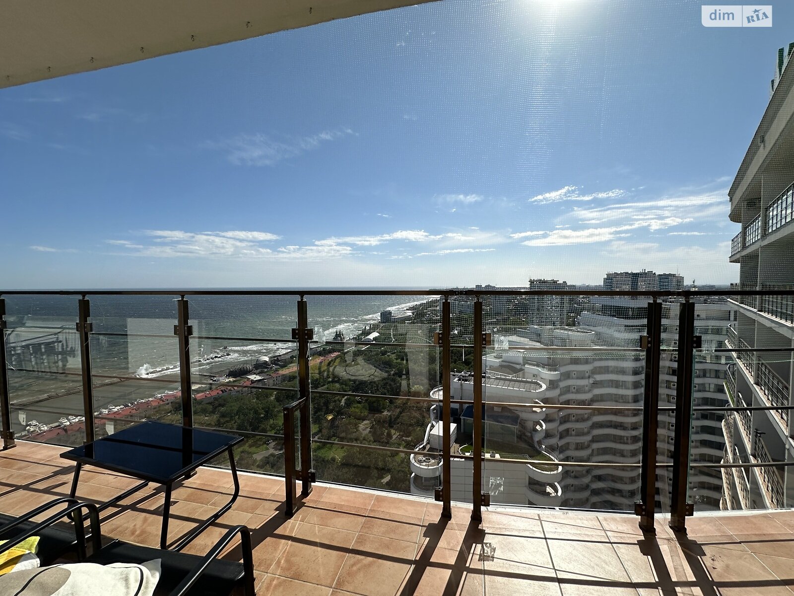 трехкомнатная квартира в Одессе, район Аркадия, на ул. Валерия Самофалова 16А/6 в аренду на долгий срок помесячно фото 1 трехкомнатная квартира в Одессе, район Аркадия, на ул. Валерия Самофалова 16А/6 в аренду на долгий срок помесячно фото 1