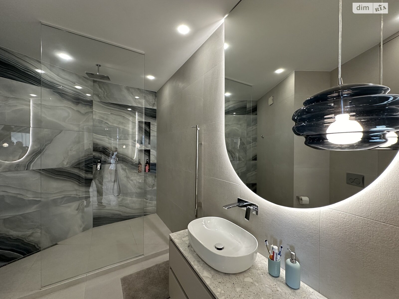 трехкомнатная квартира в Одессе, район Аркадия, на ул. Валерия Самофалова 16А/6 в аренду на долгий срок помесячно фото 1 трехкомнатная квартира в Одессе, район Аркадия, на ул. Валерия Самофалова 16А/6 в аренду на долгий срок помесячно фото 1