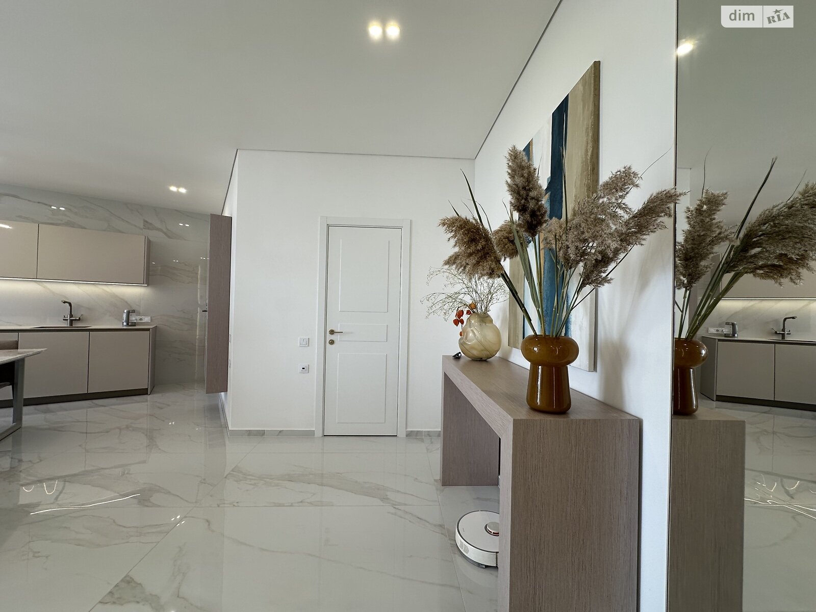 трехкомнатная квартира в Одессе, район Аркадия, на ул. Валерия Самофалова 16А/6 в аренду на долгий срок помесячно фото 1 трехкомнатная квартира в Одессе, район Аркадия, на ул. Валерия Самофалова 16А/6 в аренду на долгий срок помесячно фото 1