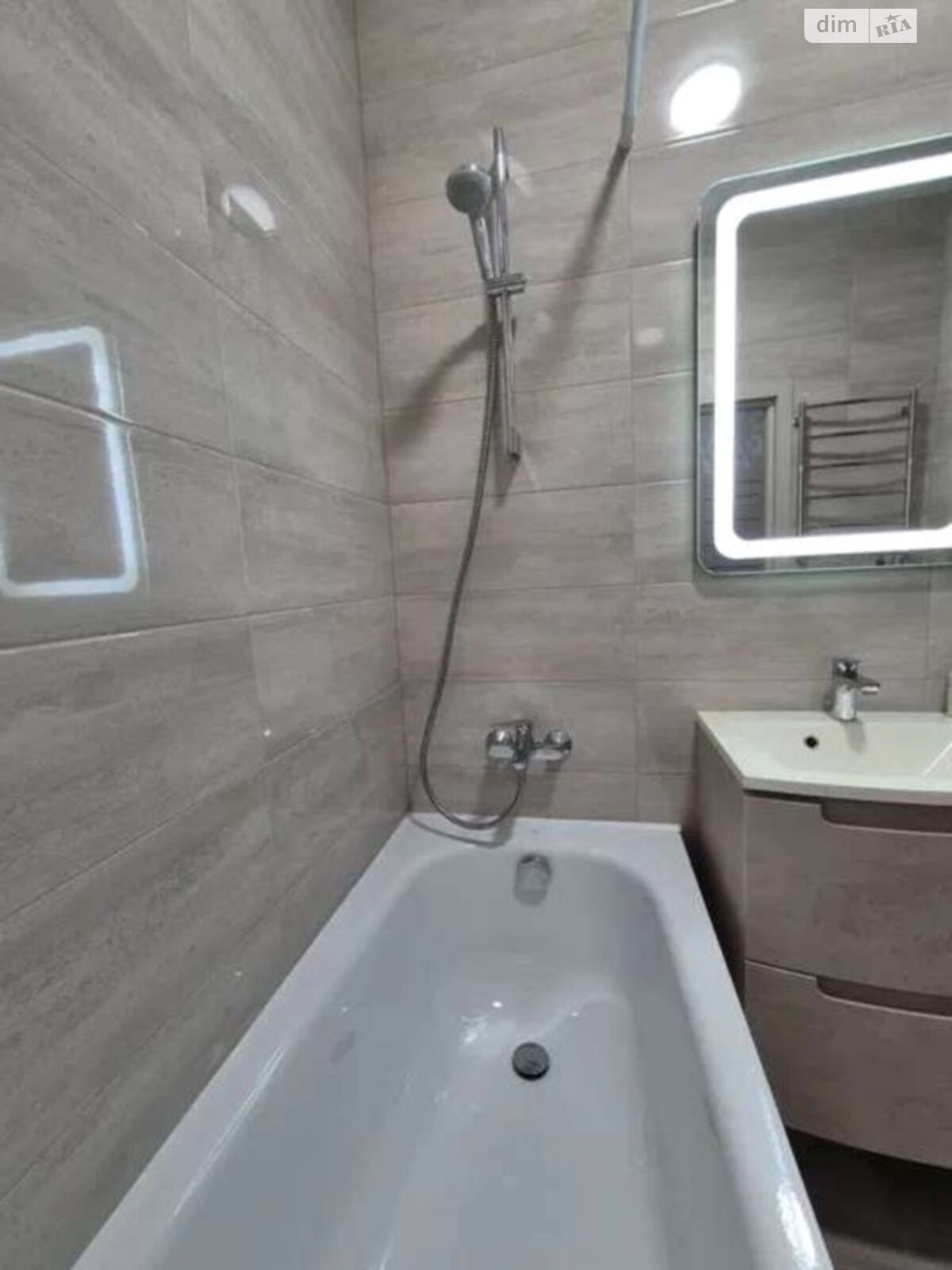 однокомнатная квартира в Одессе, район Аркадия, на пер. Курортный 1А в аренду на долгий срок помесячно фото 1 однокомнатная квартира в Одессе, район Аркадия, на пер. Курортный 1А в аренду на долгий срок помесячно фото 1