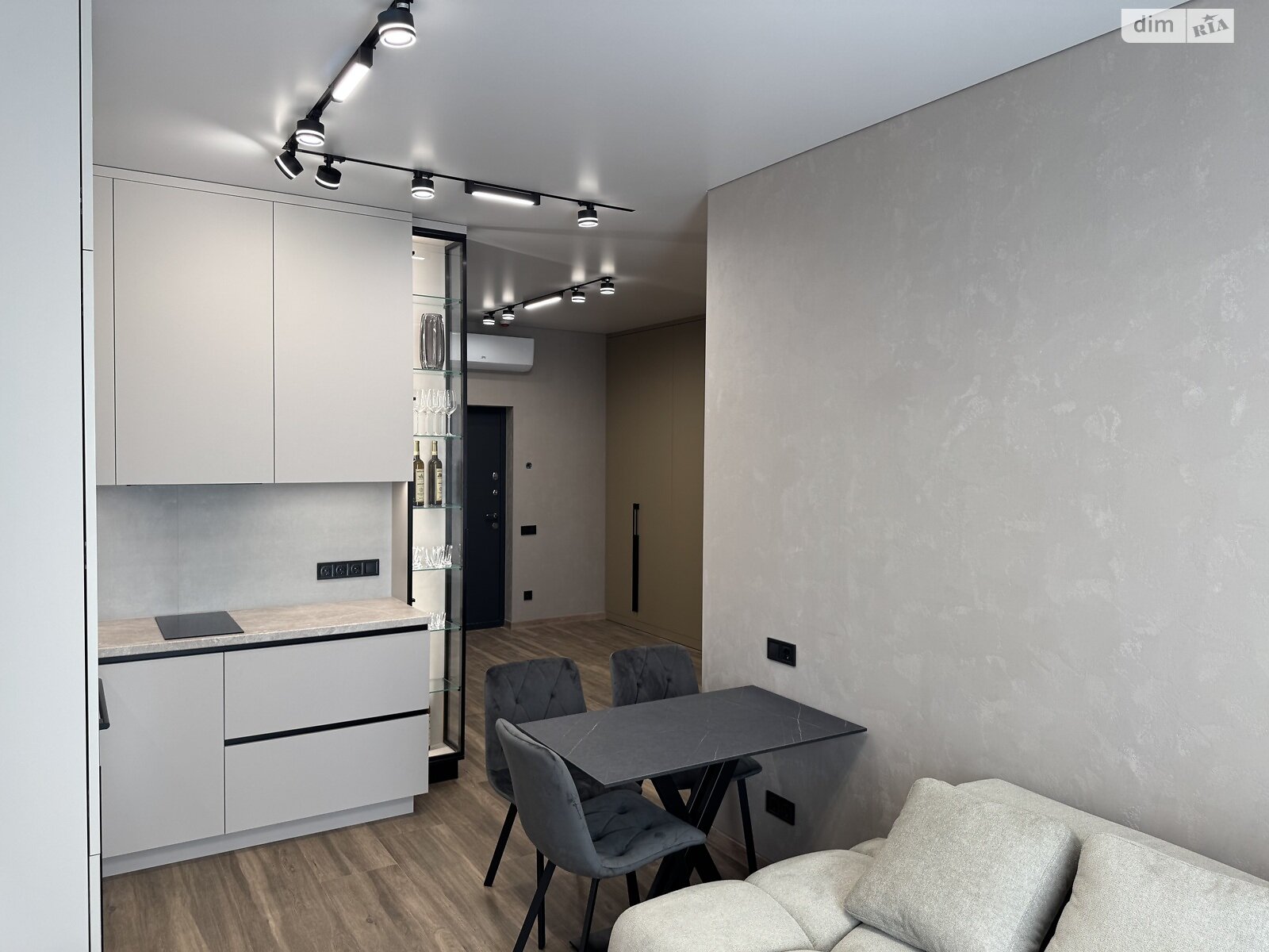 однокомнатная квартира в Одессе, район Аркадия, на пер. Курортный 2 в аренду на долгий срок помесячно фото 1