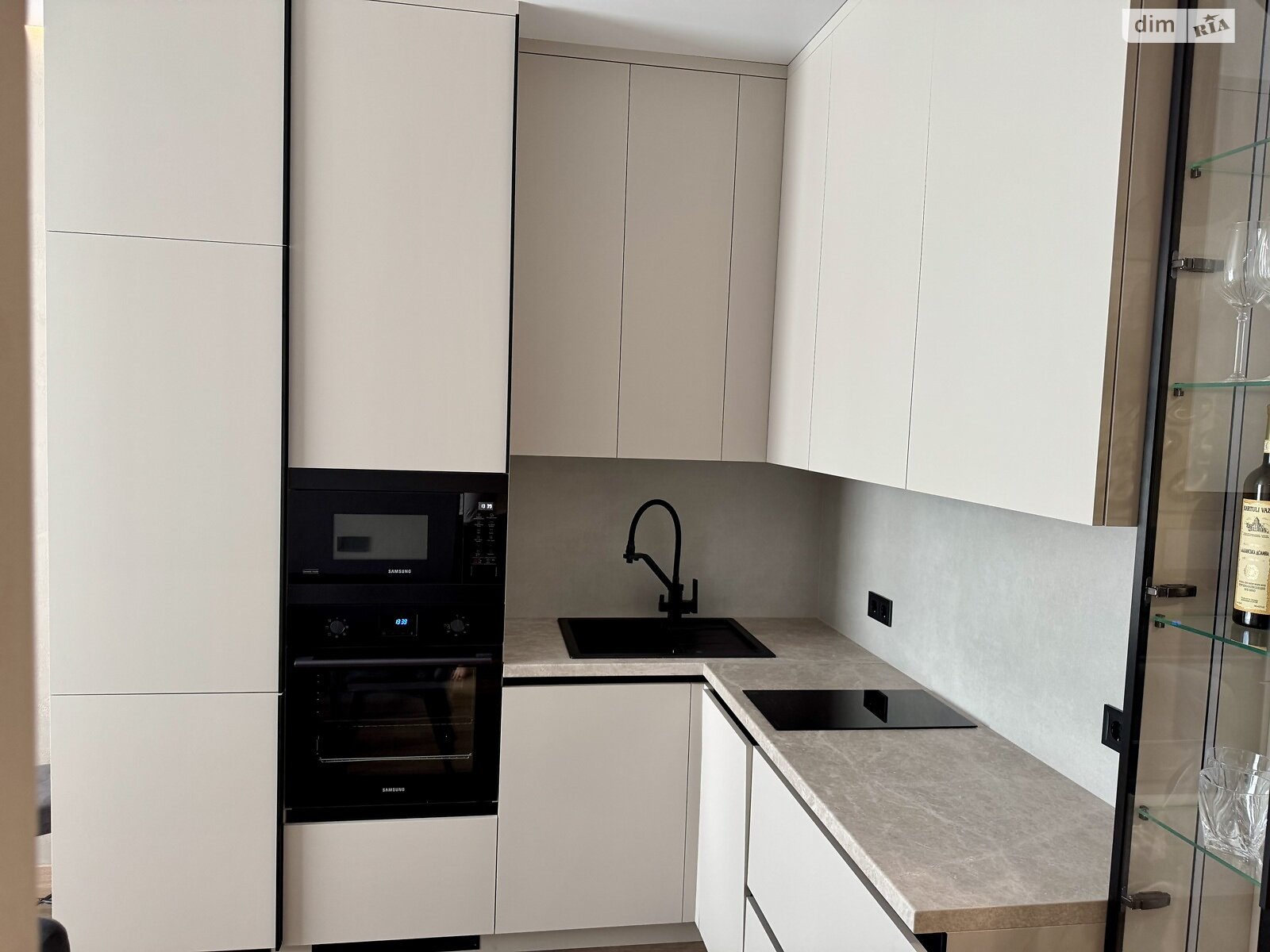 однокомнатная квартира в Одессе, район Аркадия, на пер. Курортный 2 в аренду на долгий срок помесячно фото 1