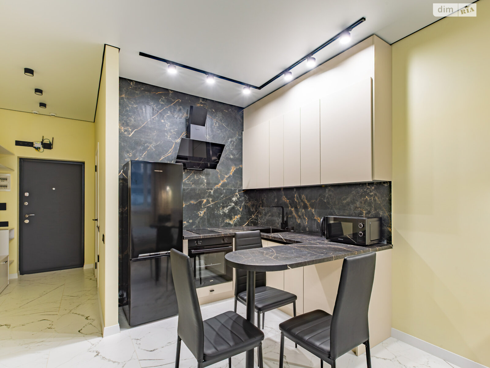 однокомнатная квартира в Одессе, район Аркадия, на пер. Курортный 2 корпус 3 в аренду на долгий срок помесячно фото 1 однокомнатная квартира в Одессе, район Аркадия, на пер. Курортный 2 корпус 3 в аренду на долгий срок помесячно фото 1