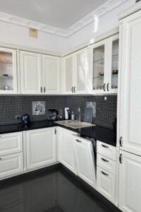 трехкомнатная квартира в Одессе, район Аркадия, на ул. Литературная 1А в аренду на долгий срок помесячно фото 2 трехкомнатная квартира в Одессе, район Аркадия, на ул. Литературная 1А в аренду на долгий срок помесячно фото 2