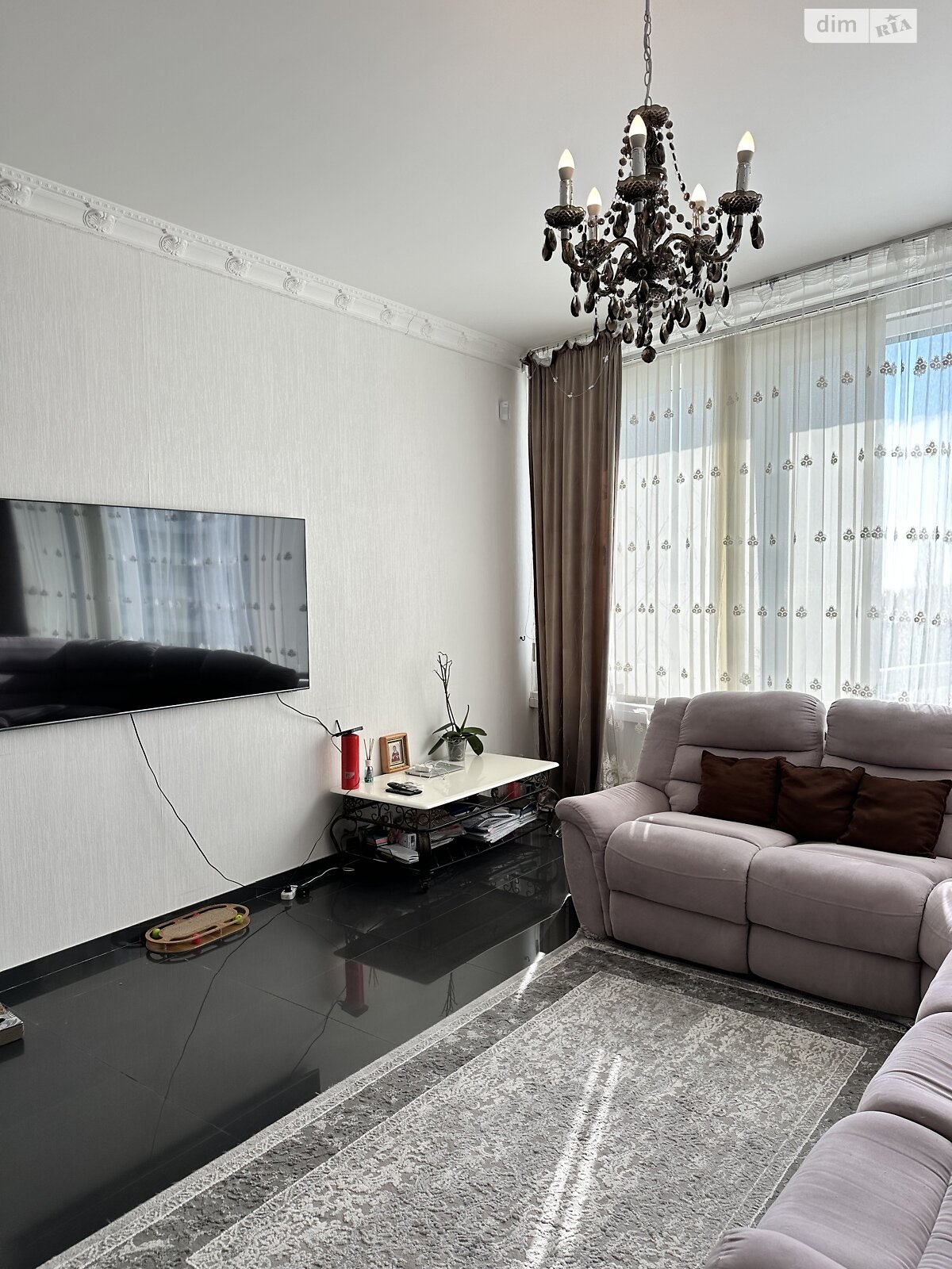 трехкомнатная квартира в Одессе, район Аркадия, на ул. Литературная 1А в аренду на долгий срок помесячно фото 1 трехкомнатная квартира в Одессе, район Аркадия, на ул. Литературная 1А в аренду на долгий срок помесячно фото 1