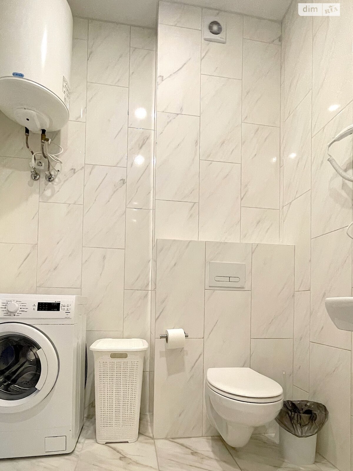 однокімнатна квартира з меблями в Одесі, район Приморський, на вул. Валерія Самофалова 20 в довготривалу оренду помісячно фото 1