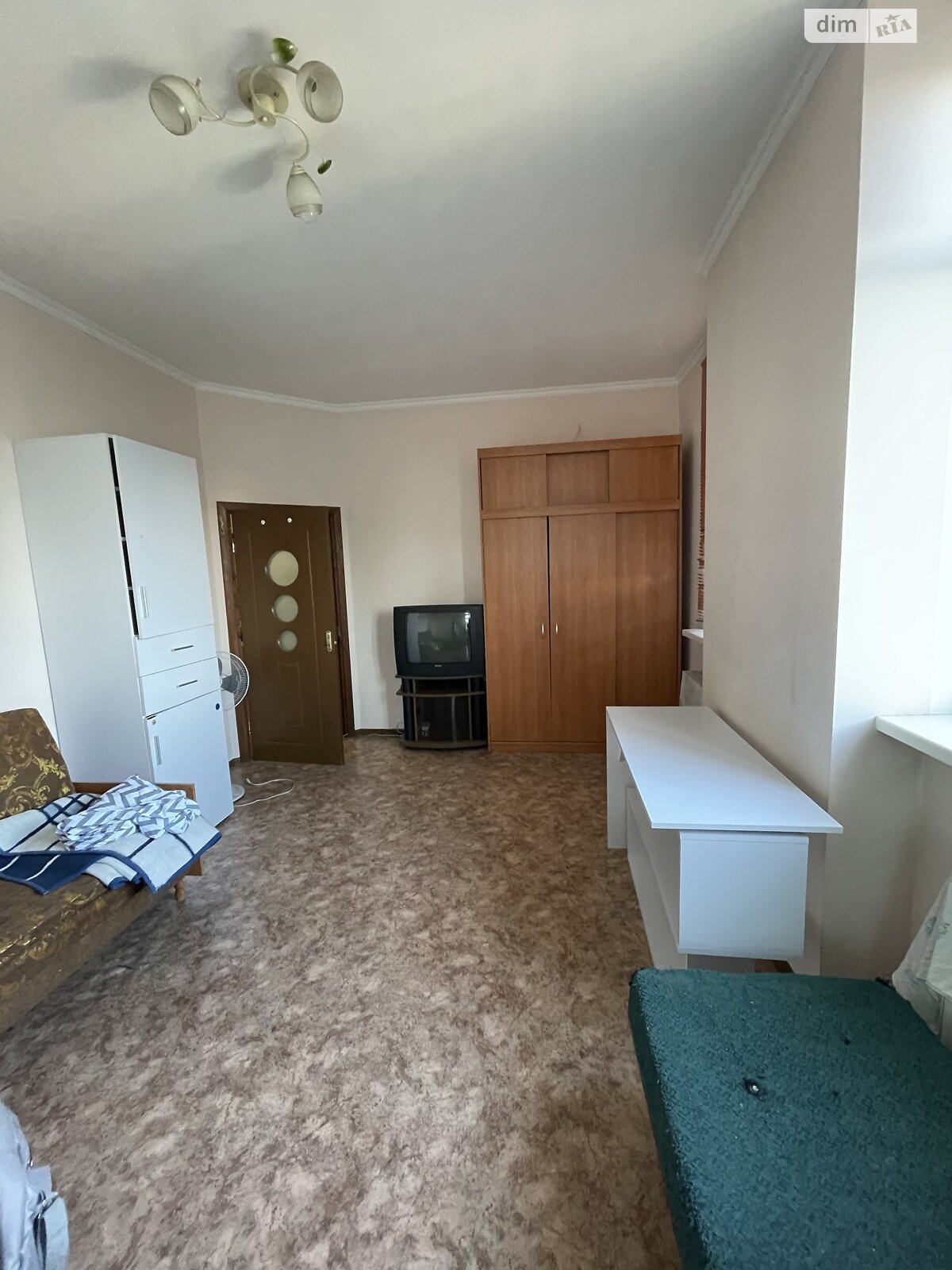 двухкомнатная квартира в Одессе, район Ближние Мельницы, на ул. Артиллерийская 4В в аренду на долгий срок помесячно фото 1 двухкомнатная квартира в Одессе, район Ближние Мельницы, на ул. Артиллерийская 4В в аренду на долгий срок помесячно фото 1